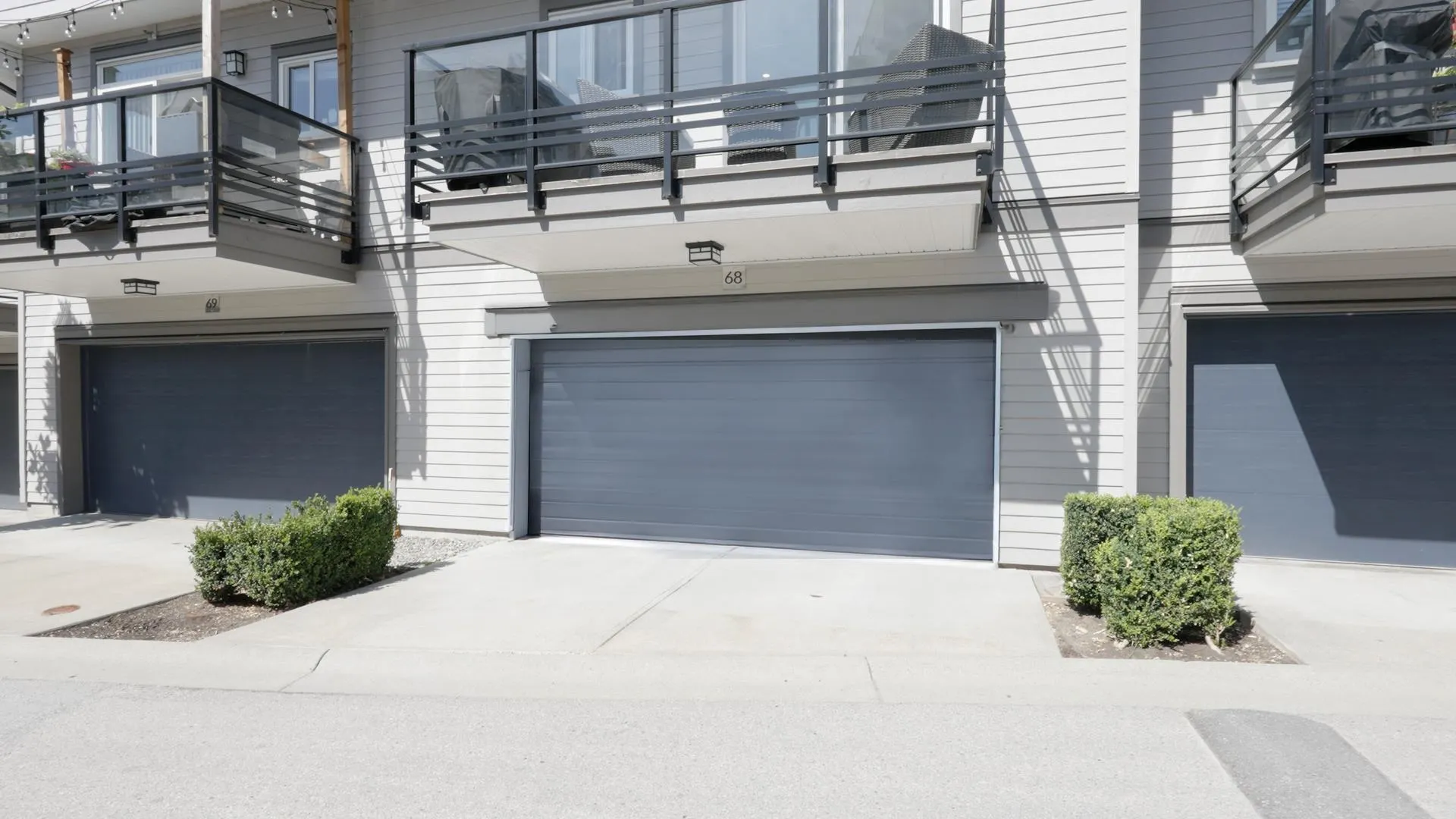 68 7947 209 Street