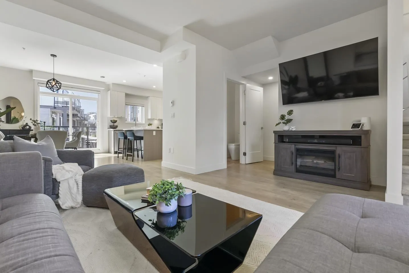 68 7947 209 Street