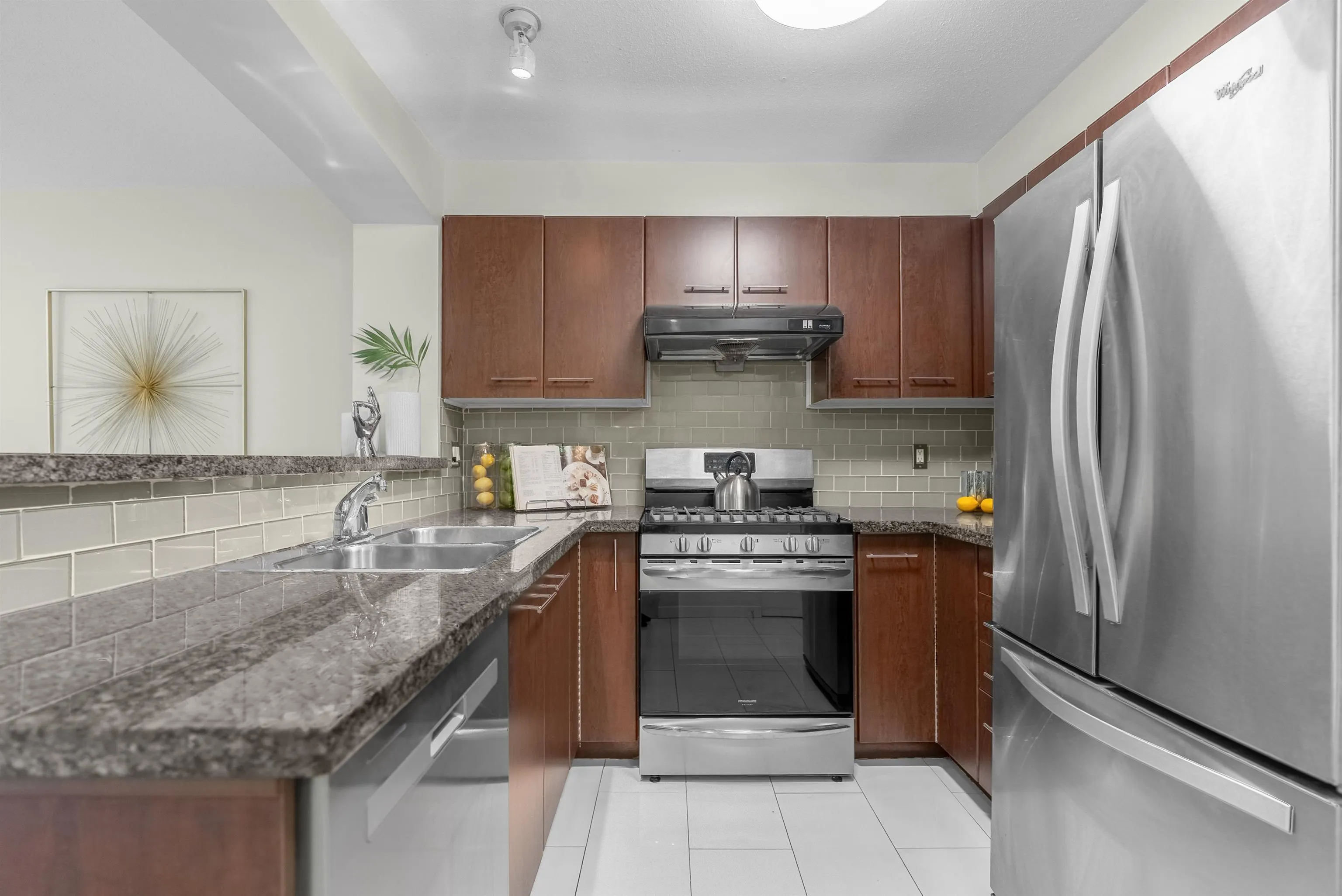 5102 5111 Garden City Road