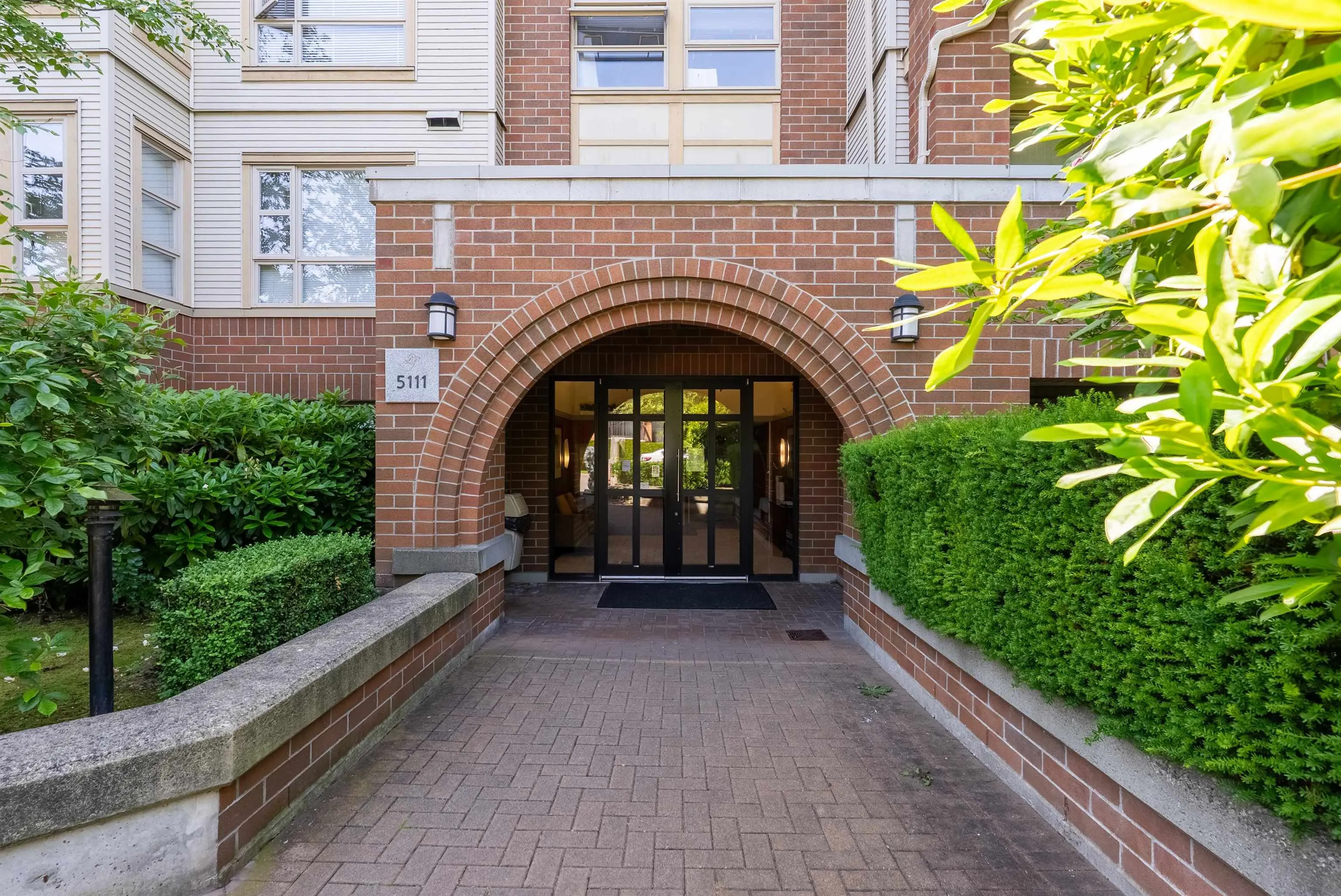 5102 5111 Garden City Road