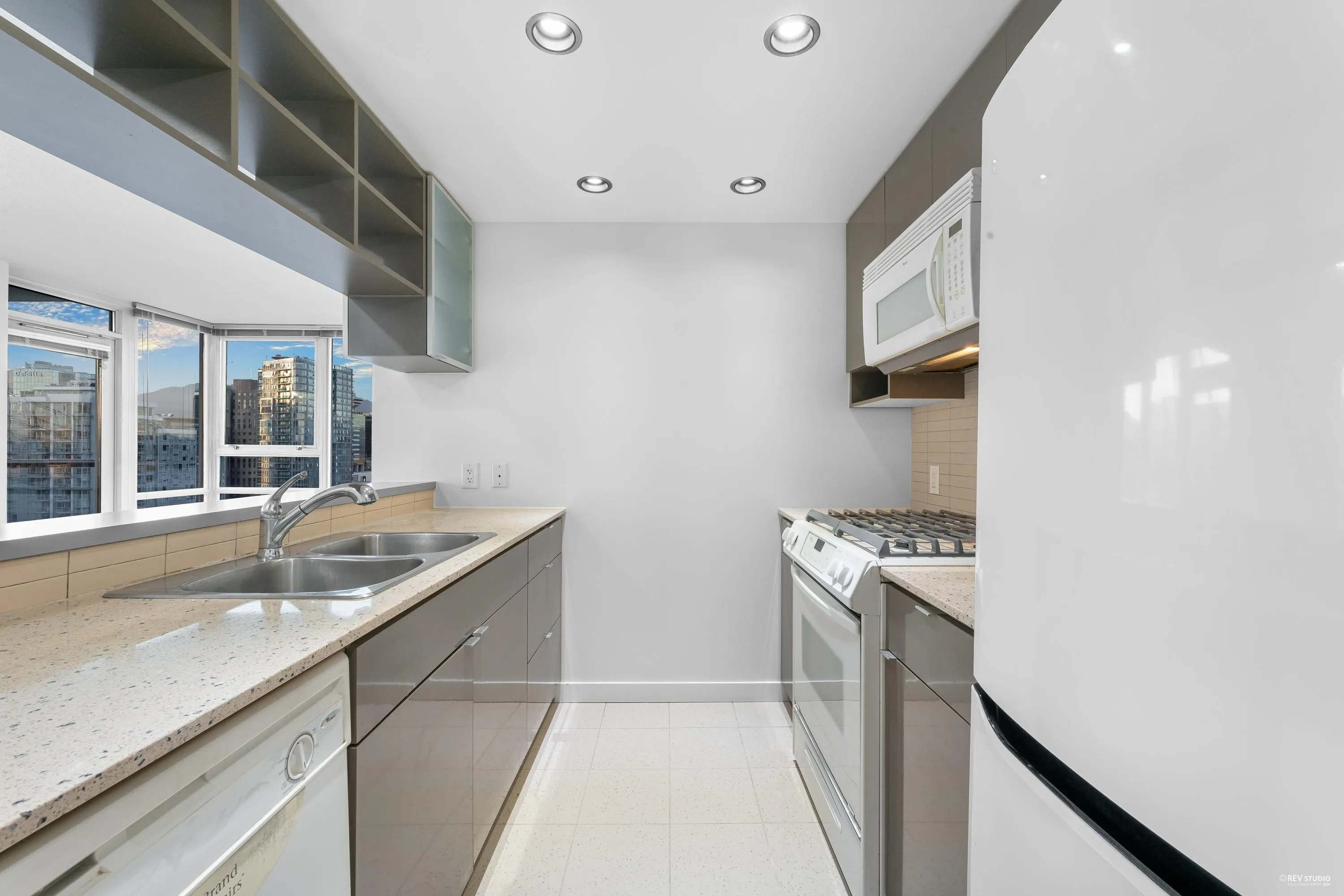 2908 928 Beatty Street