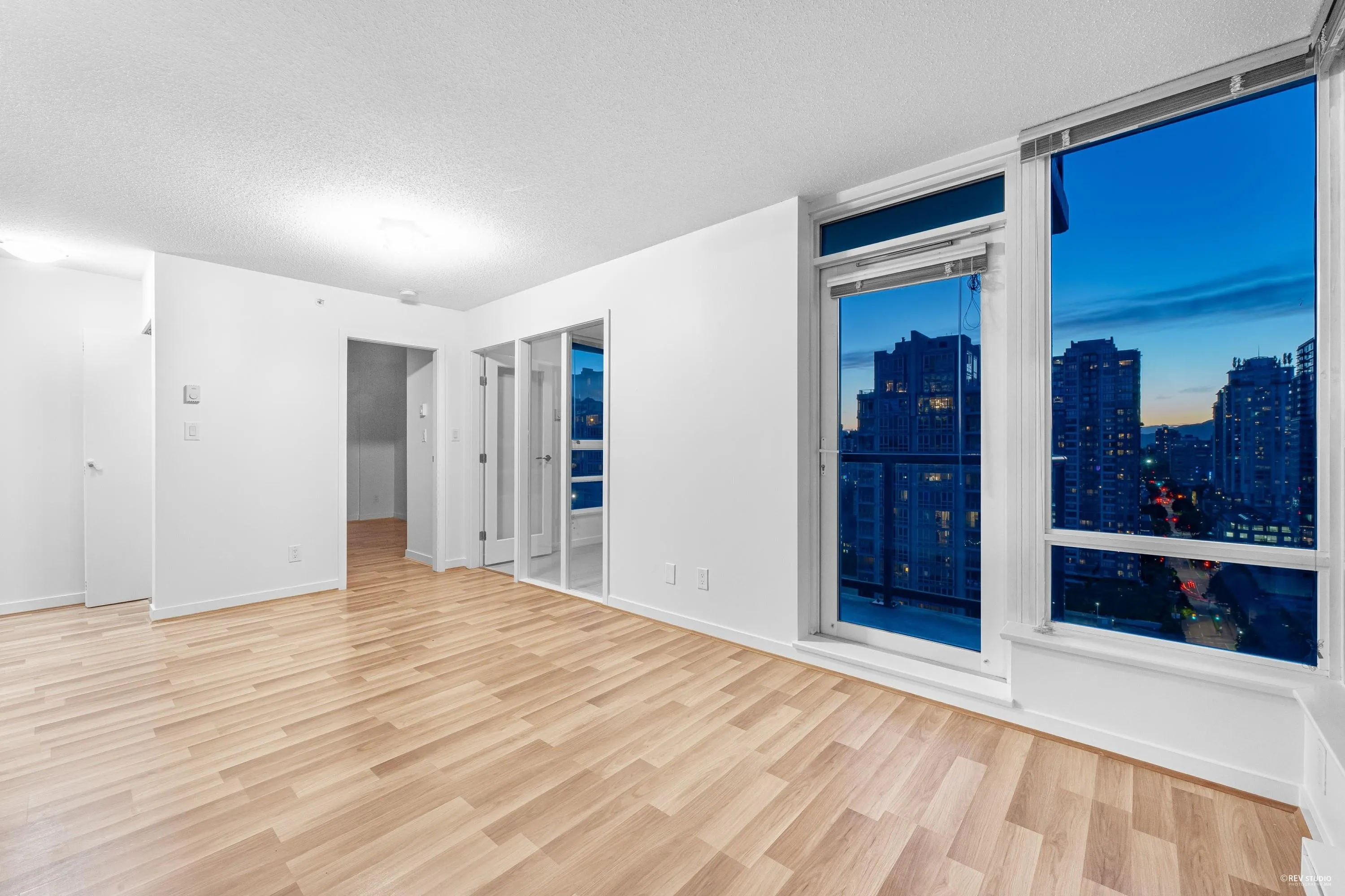 2908 928 Beatty Street