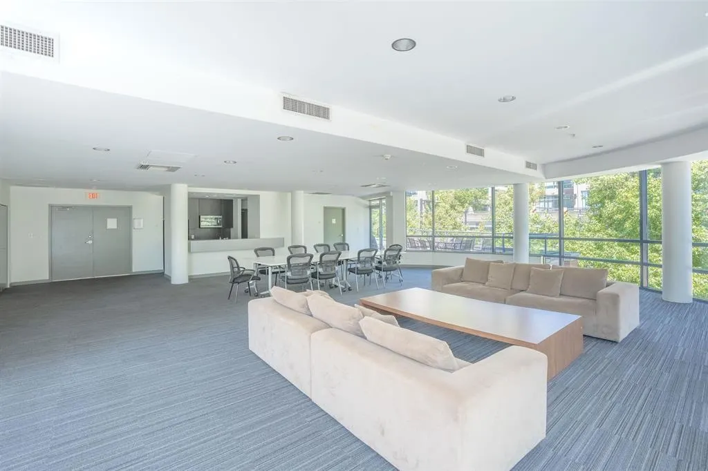 2908 928 Beatty Street