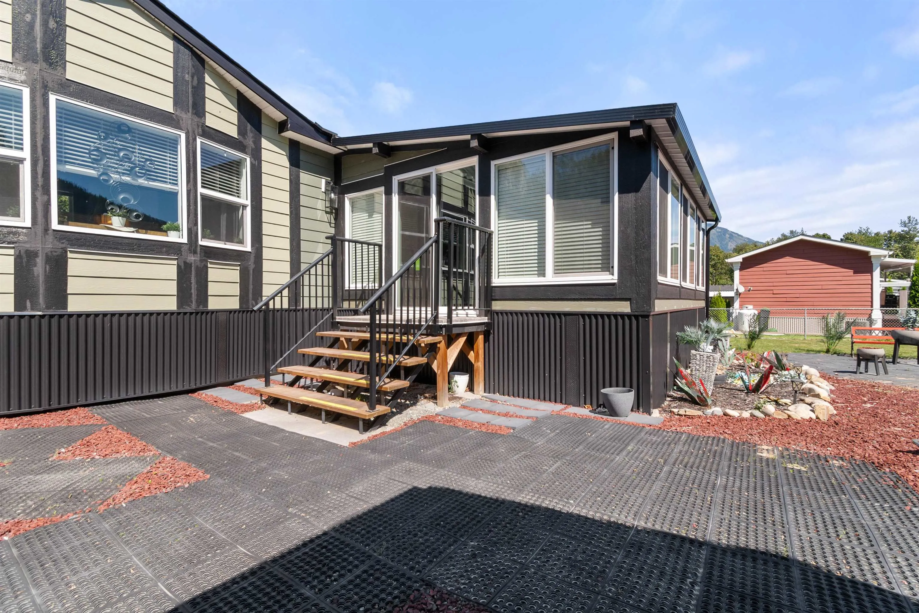 21 59060 Lougheed Highway