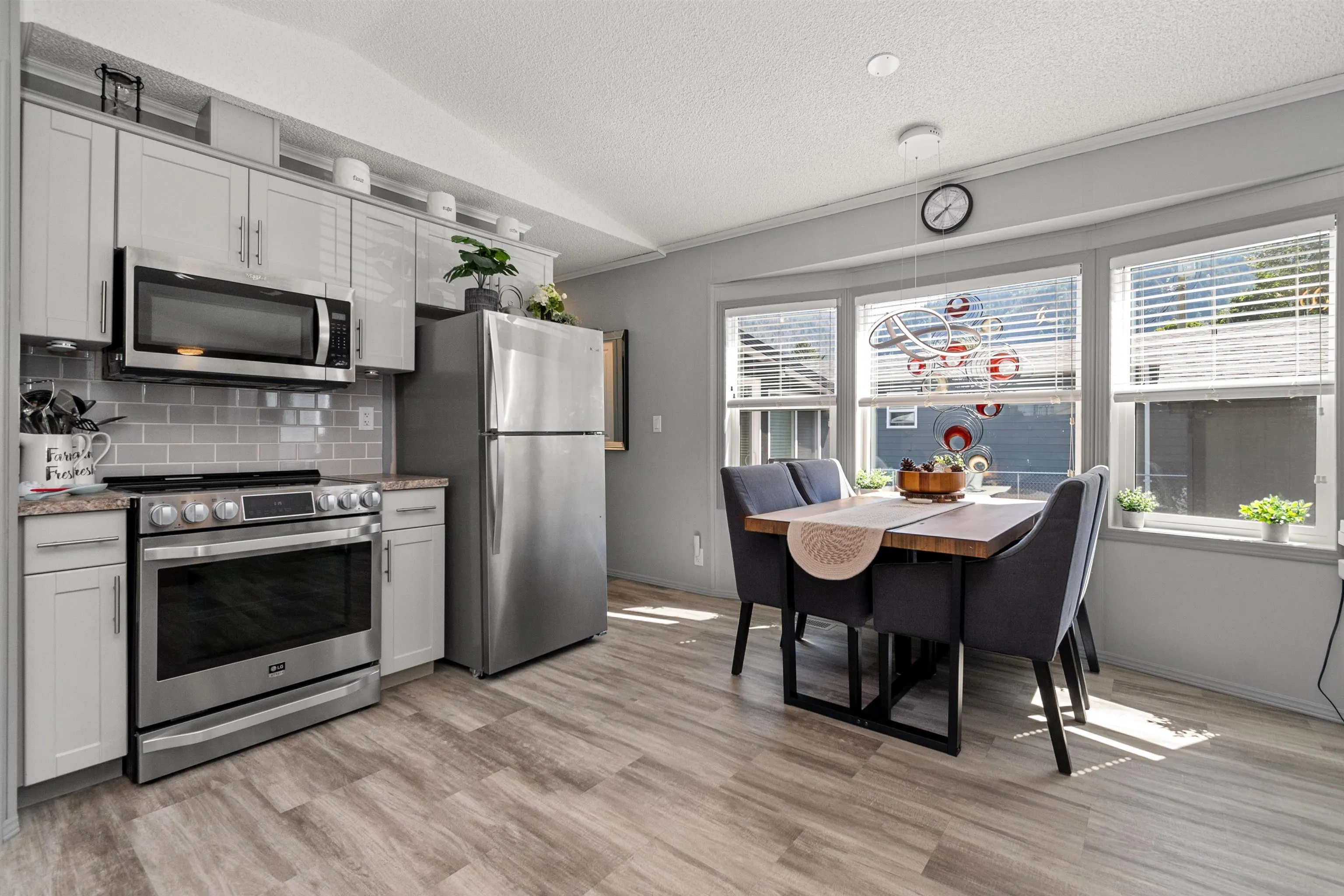 21 59060 Lougheed Highway