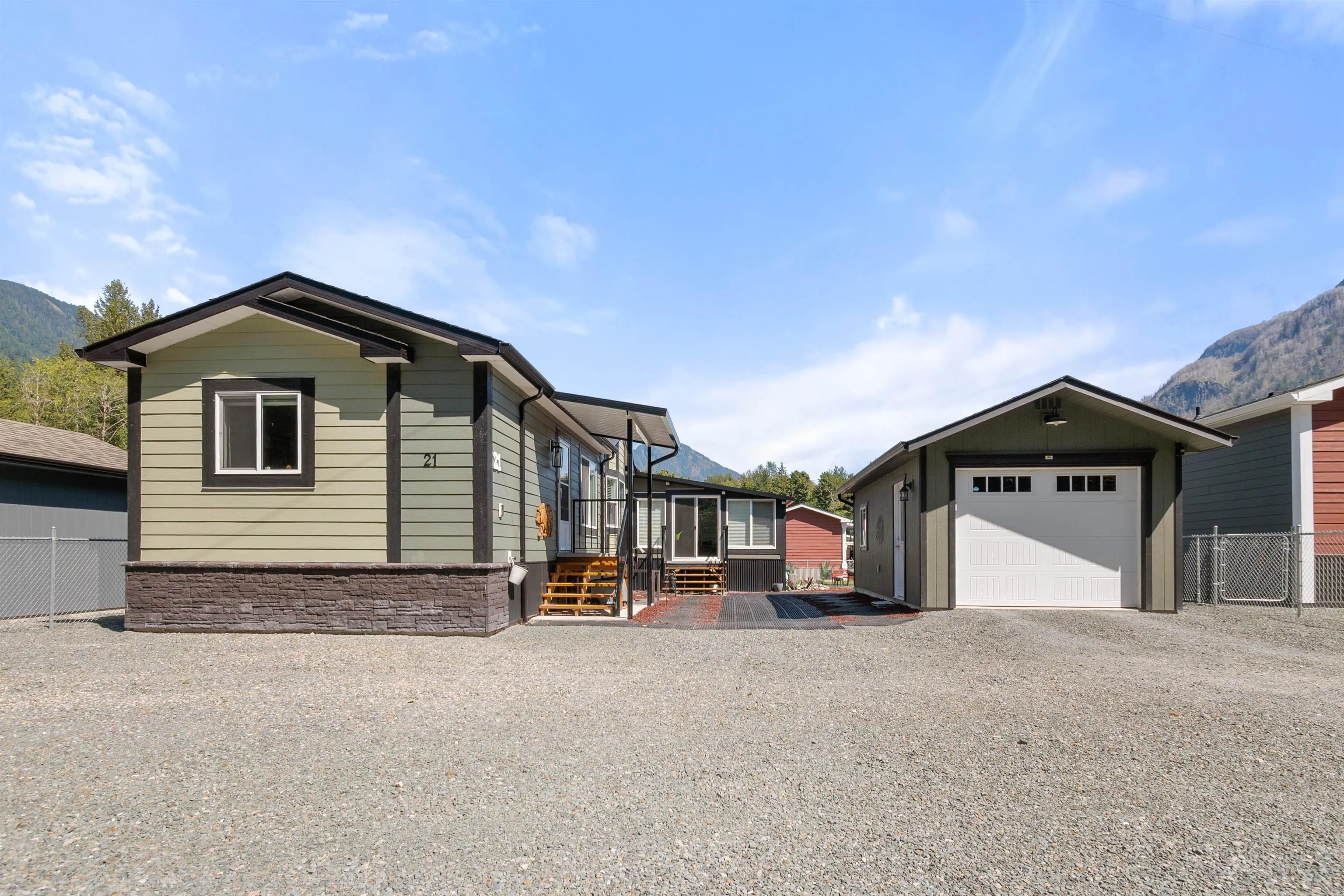 21 59060 Lougheed Highway