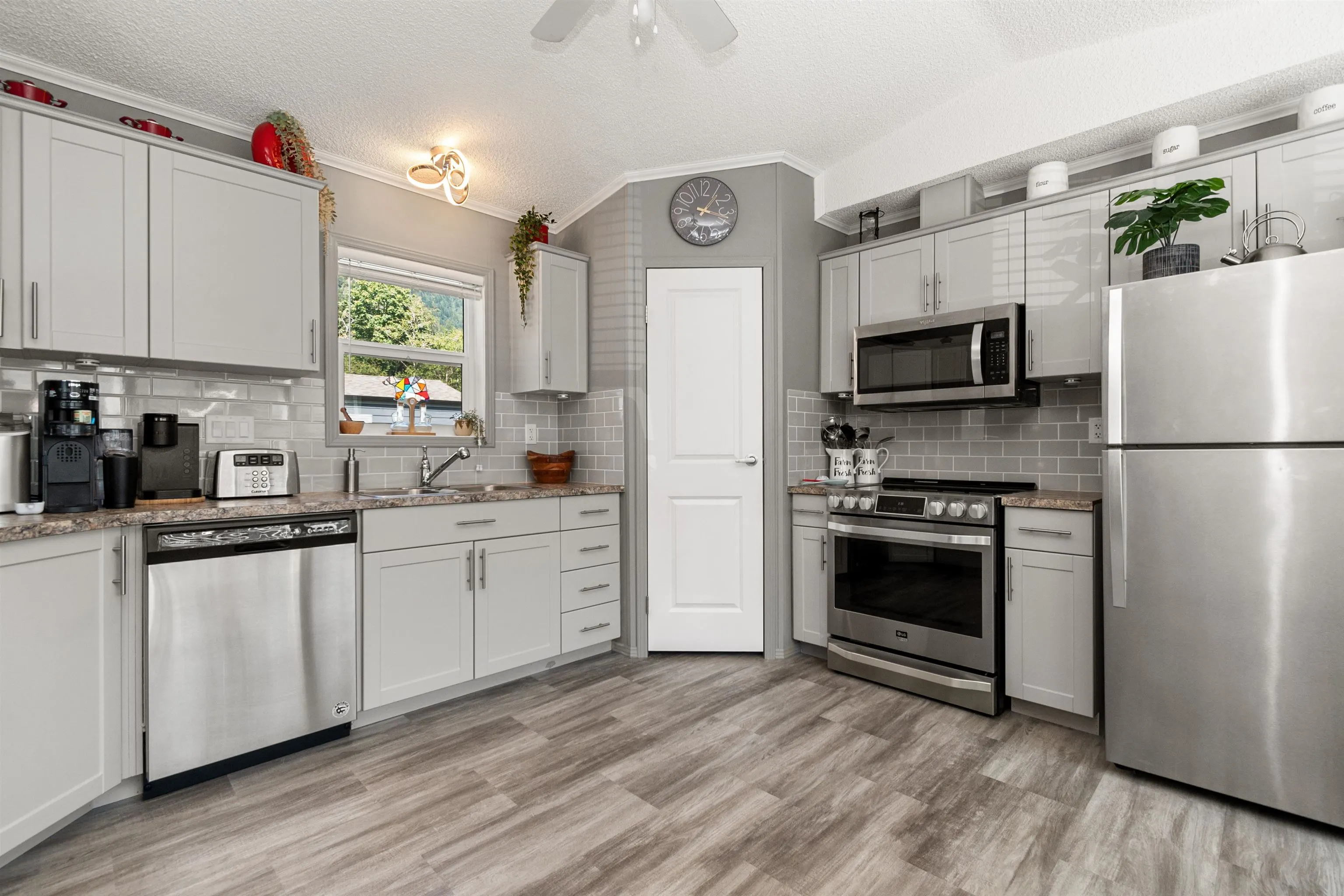 21 59060 Lougheed Highway