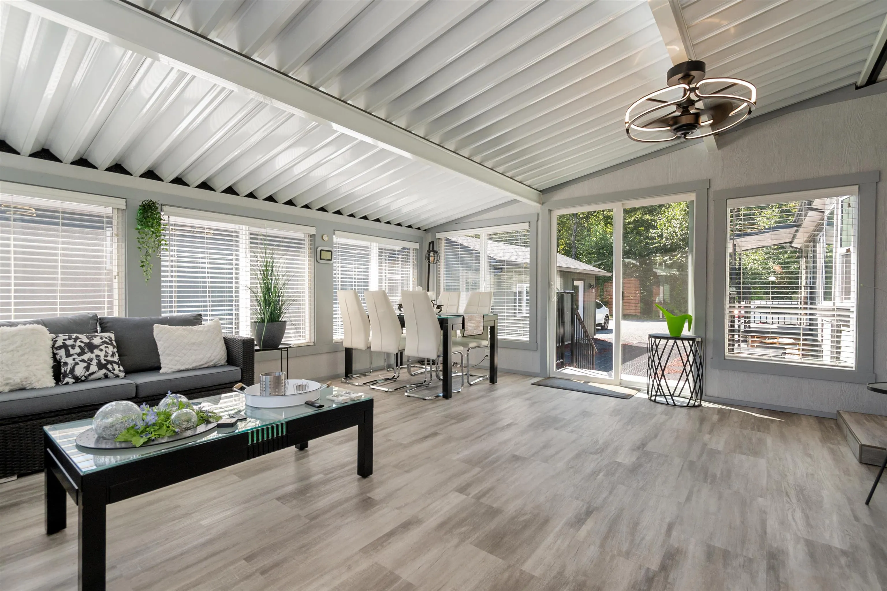 21 59060 Lougheed Highway