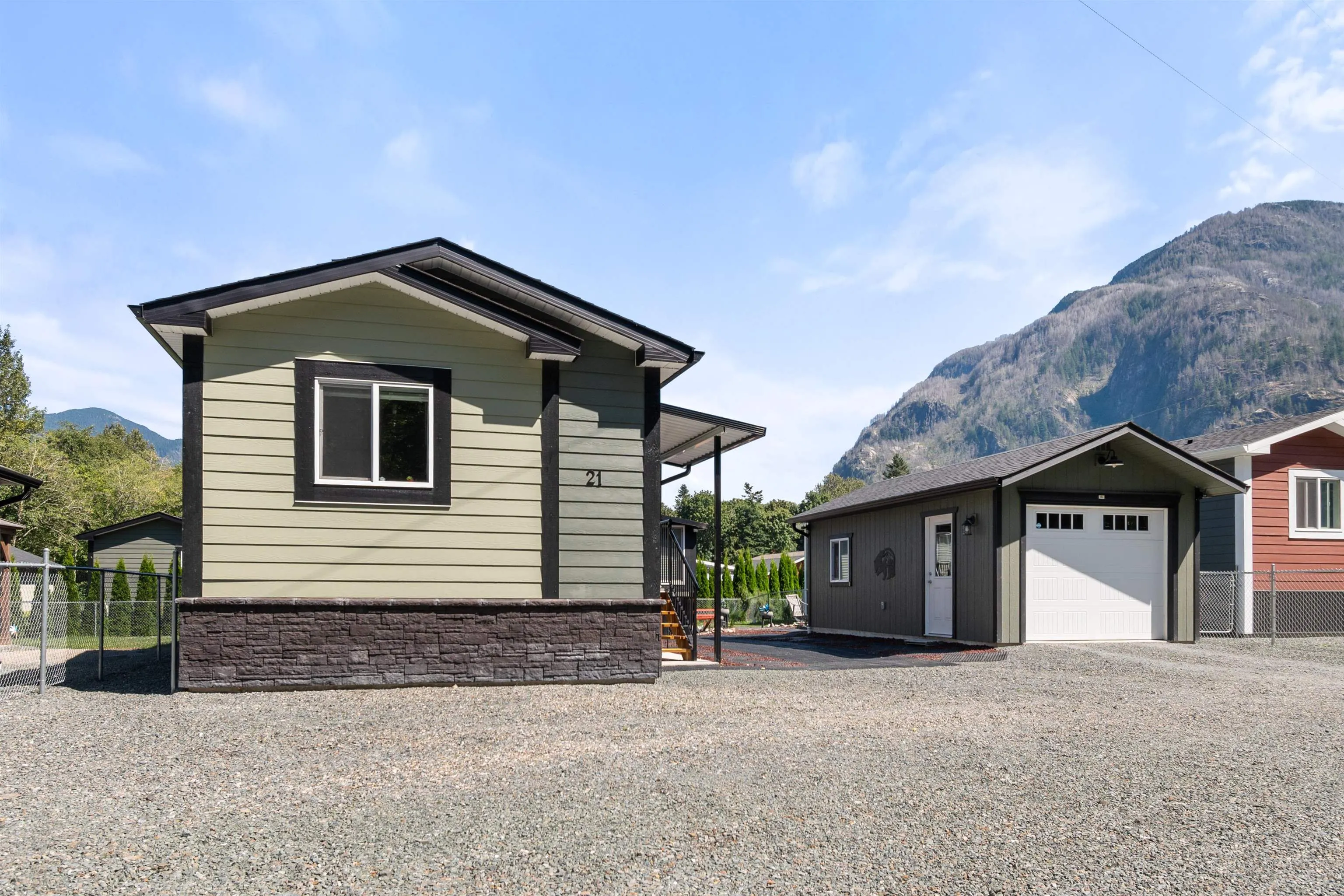21 59060 Lougheed Highway