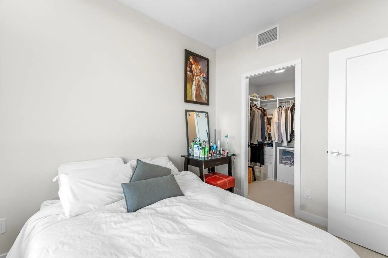 1902 5608 Berton Avenue
