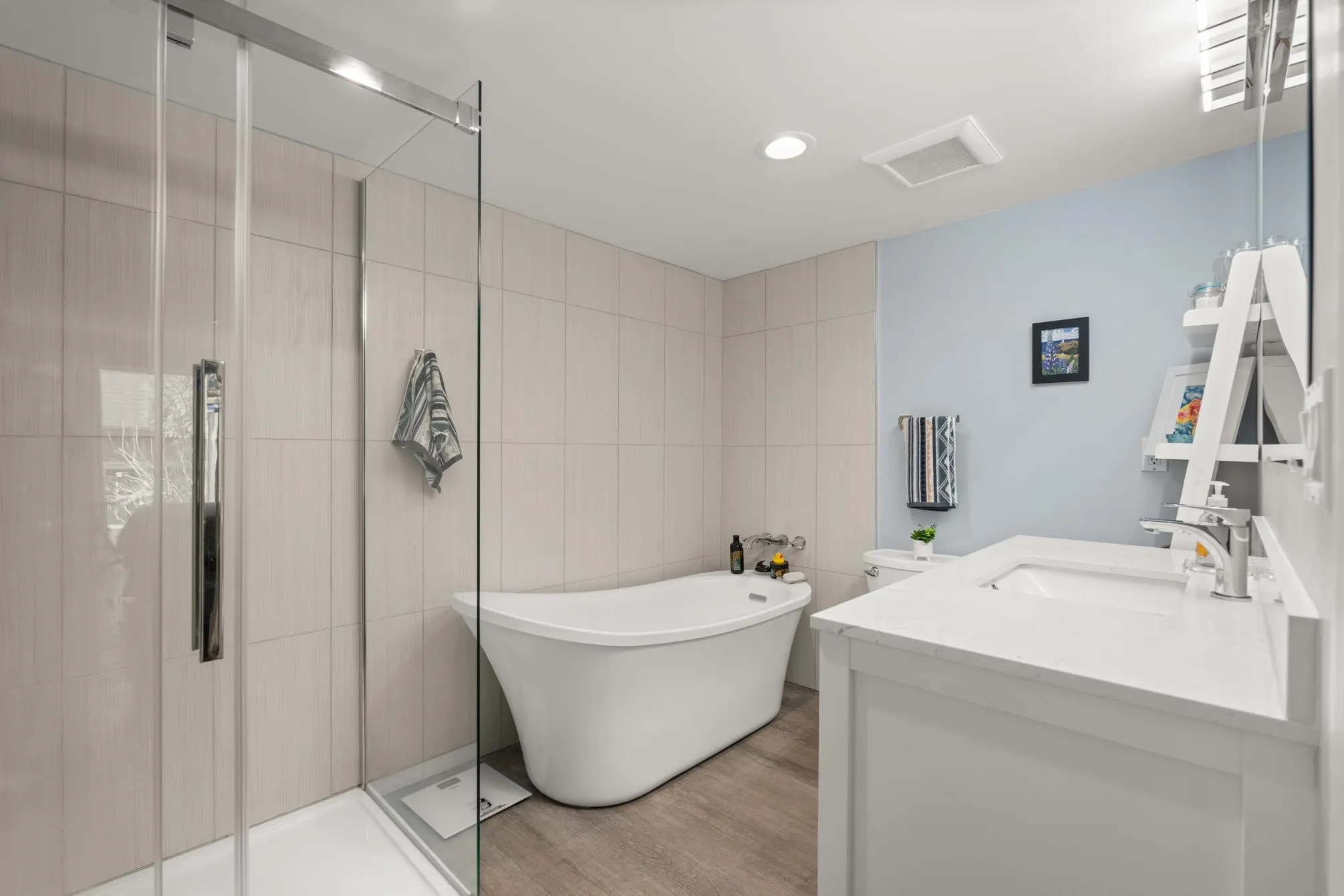 1480 View Crescent