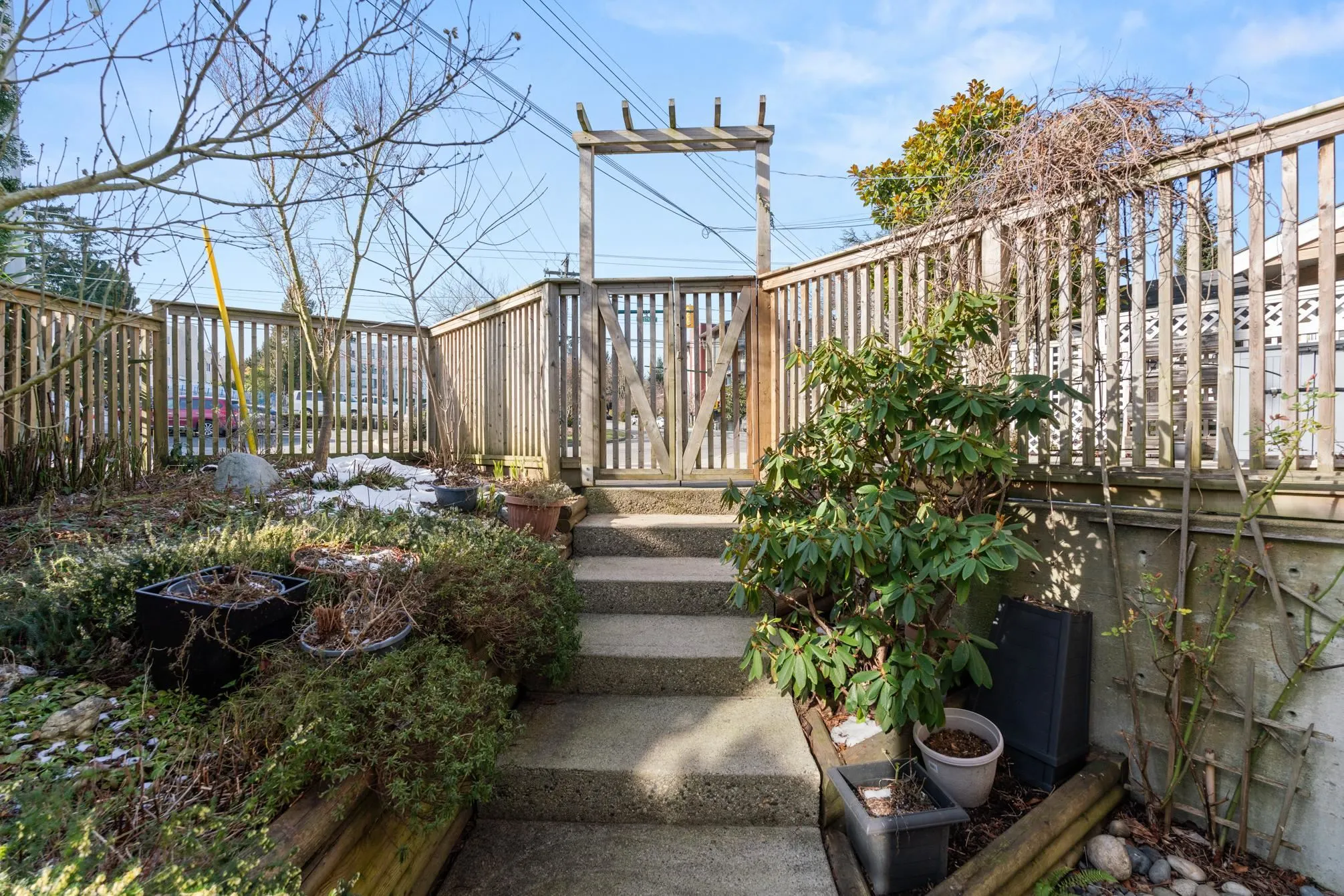 1480 View Crescent