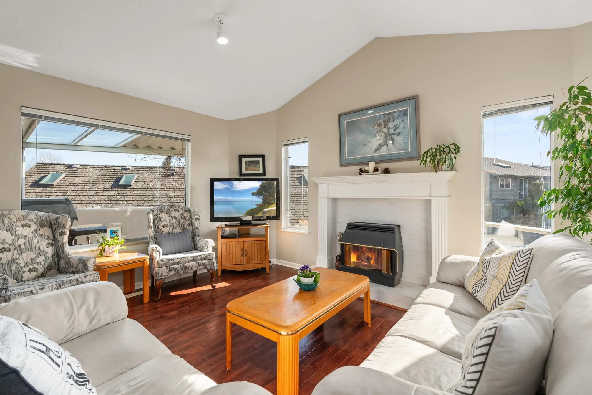1480 View Crescent