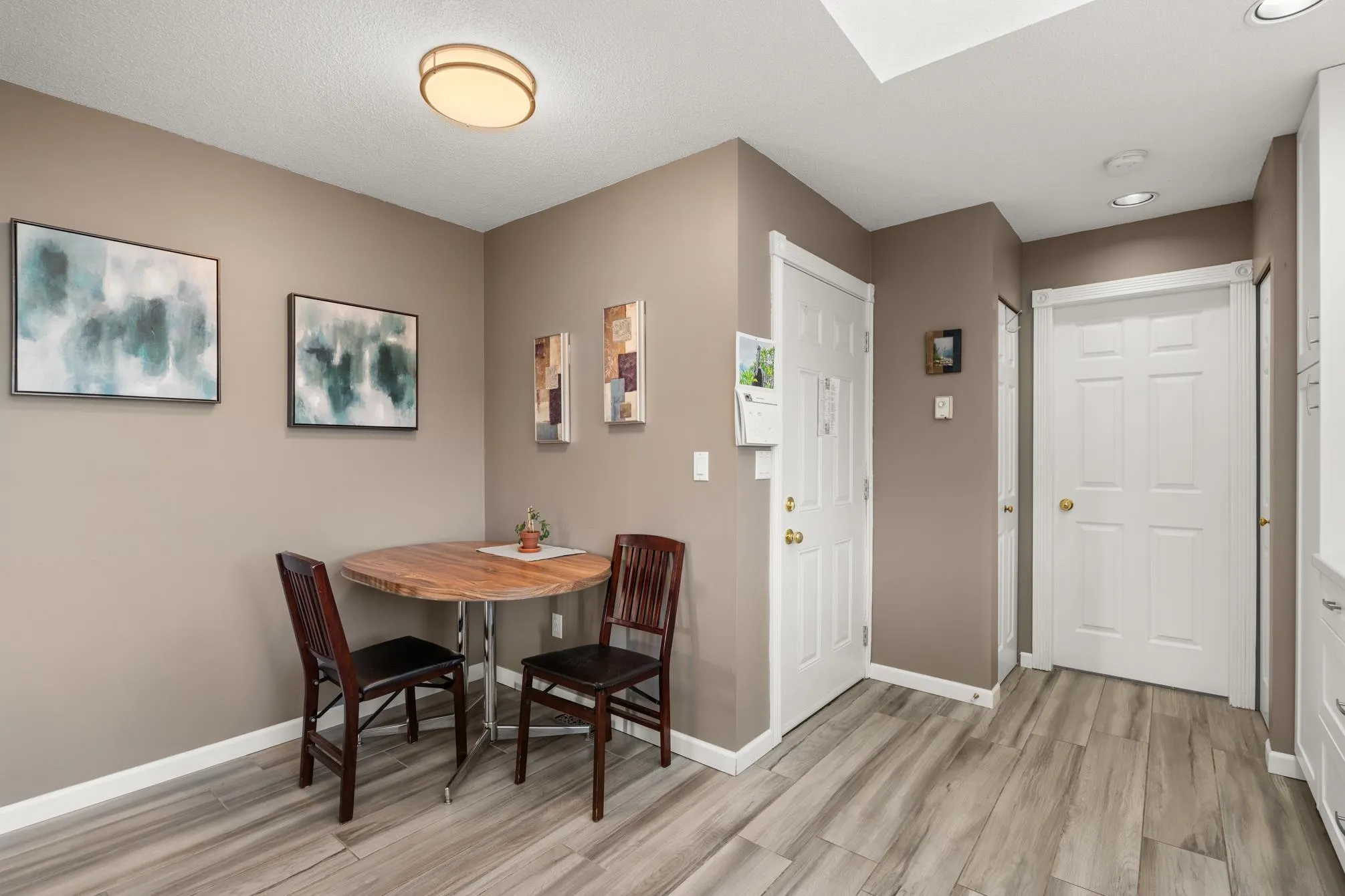 1480 View Crescent