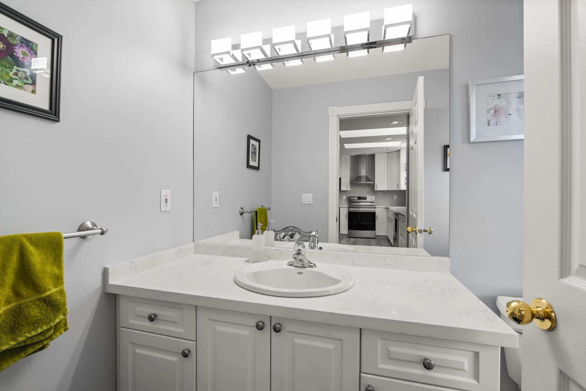 1480 View Crescent