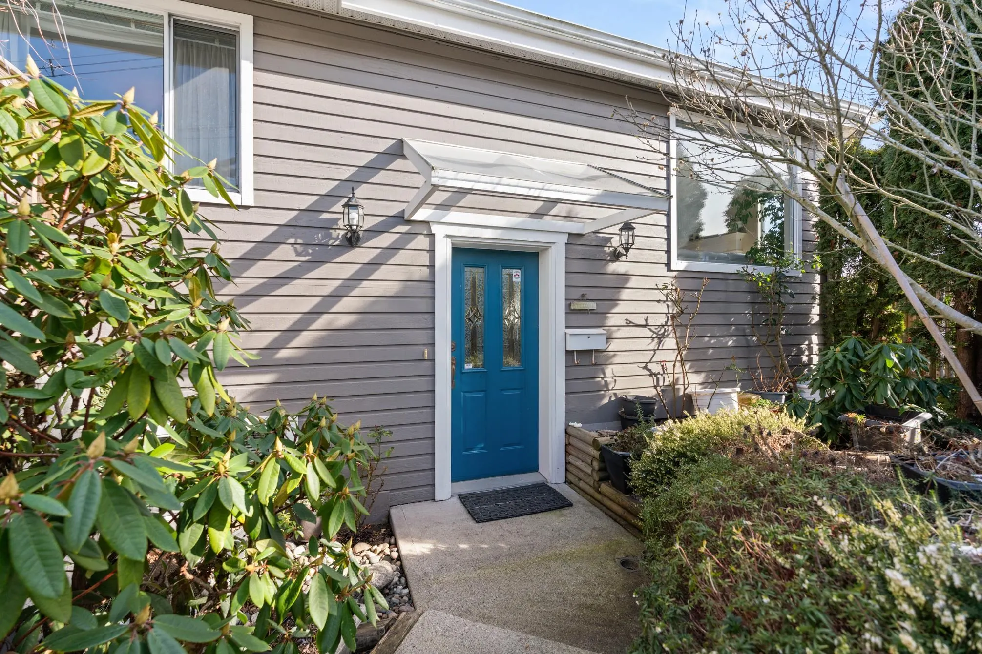 1480 View Crescent