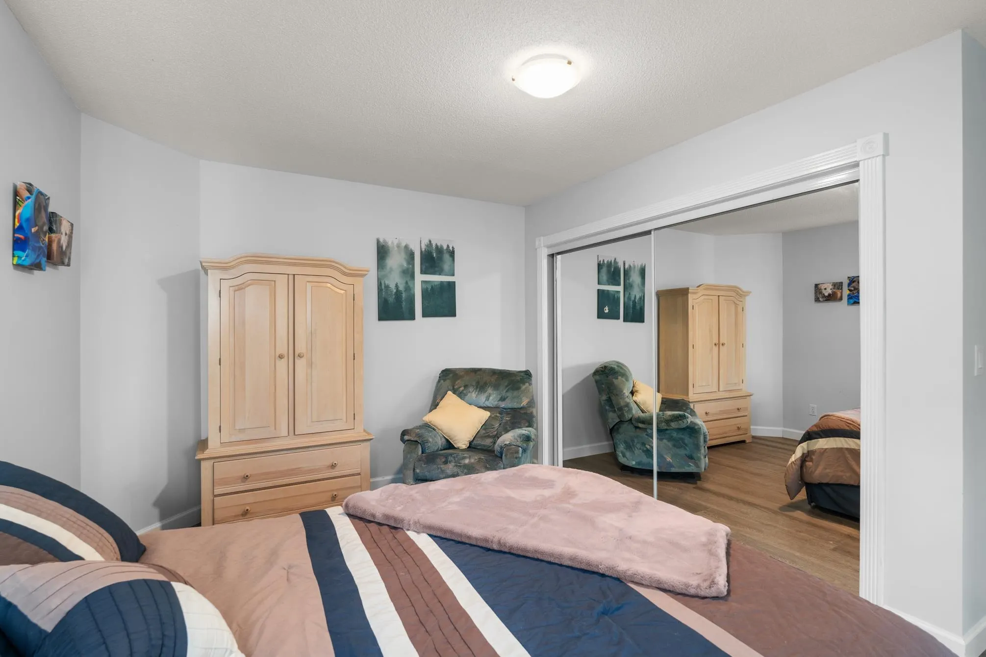 1480 View Crescent