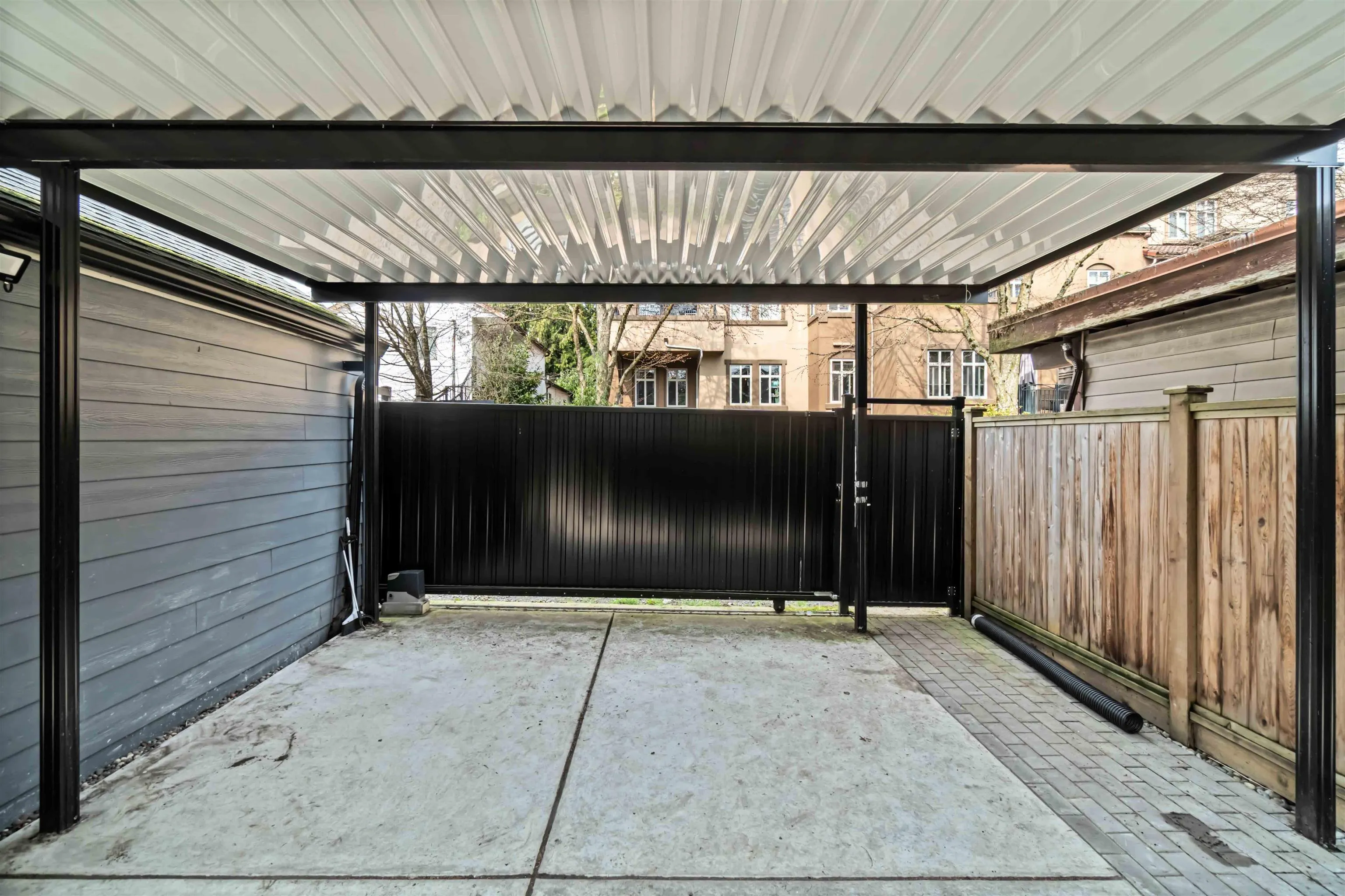 3075 W 5th Avenue