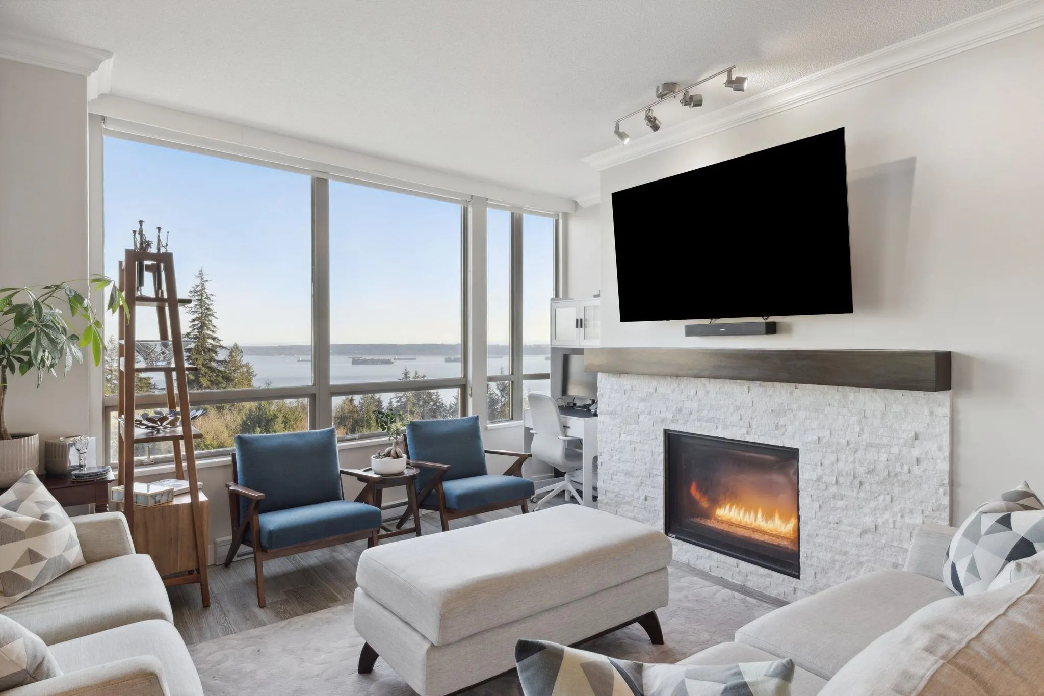 302 3131 Deer Ridge Drive
