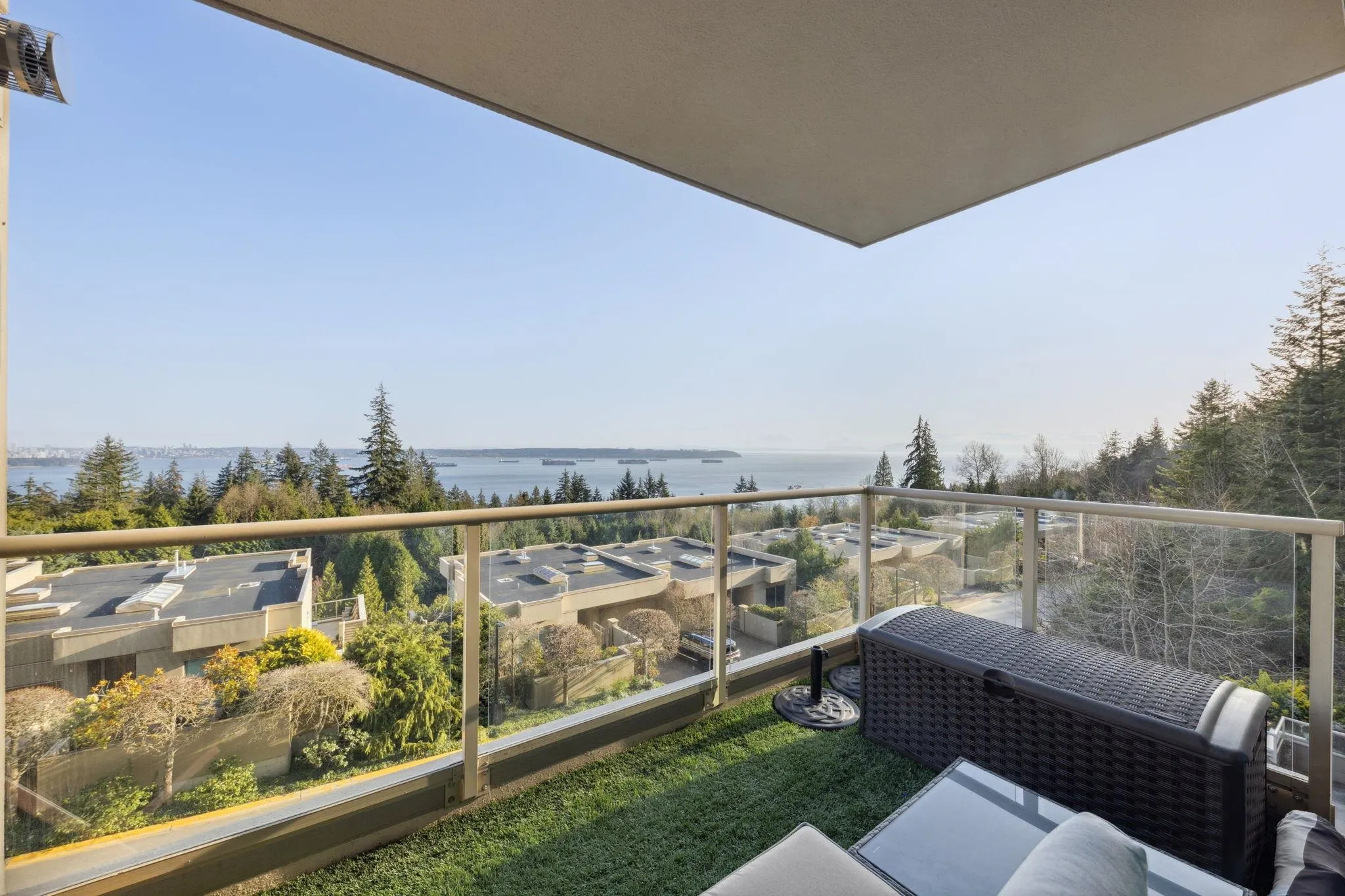 302 3131 Deer Ridge Drive