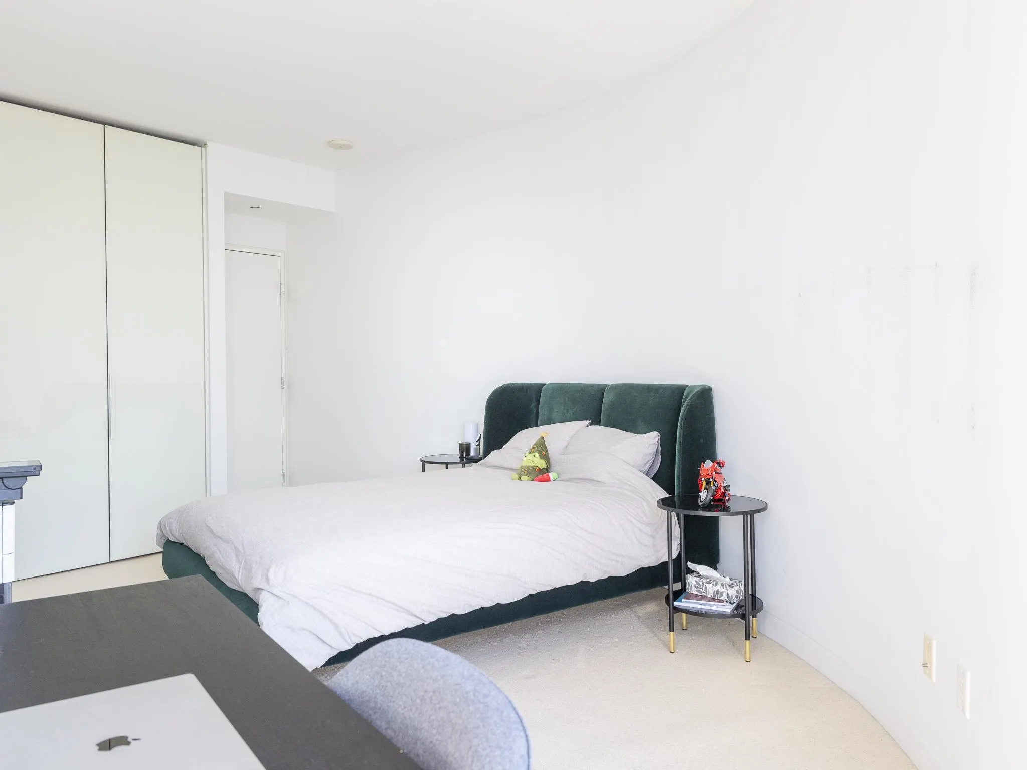 2106 838 W Hastings Street