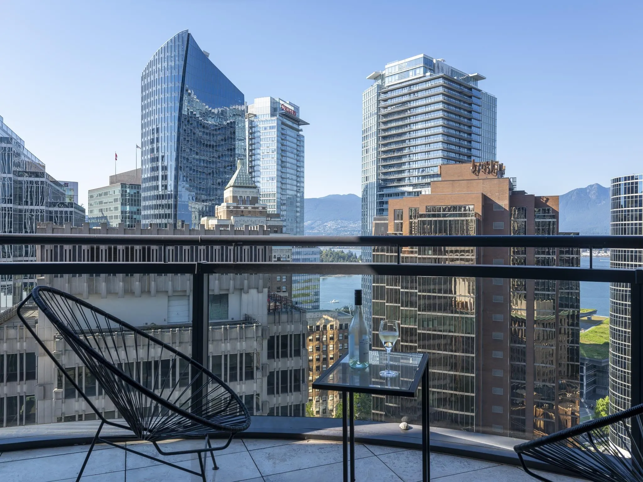 2106 838 W Hastings Street