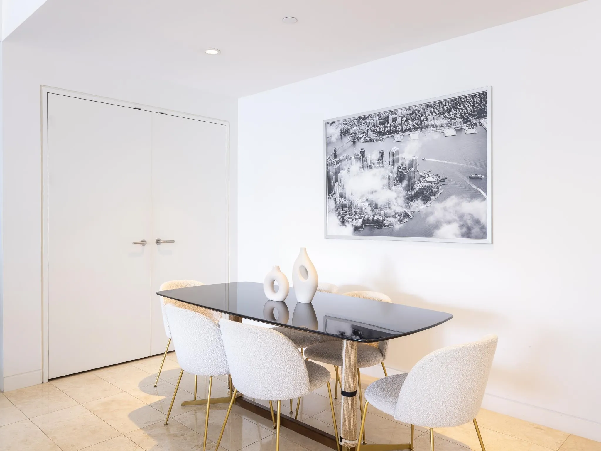 2106 838 W Hastings Street