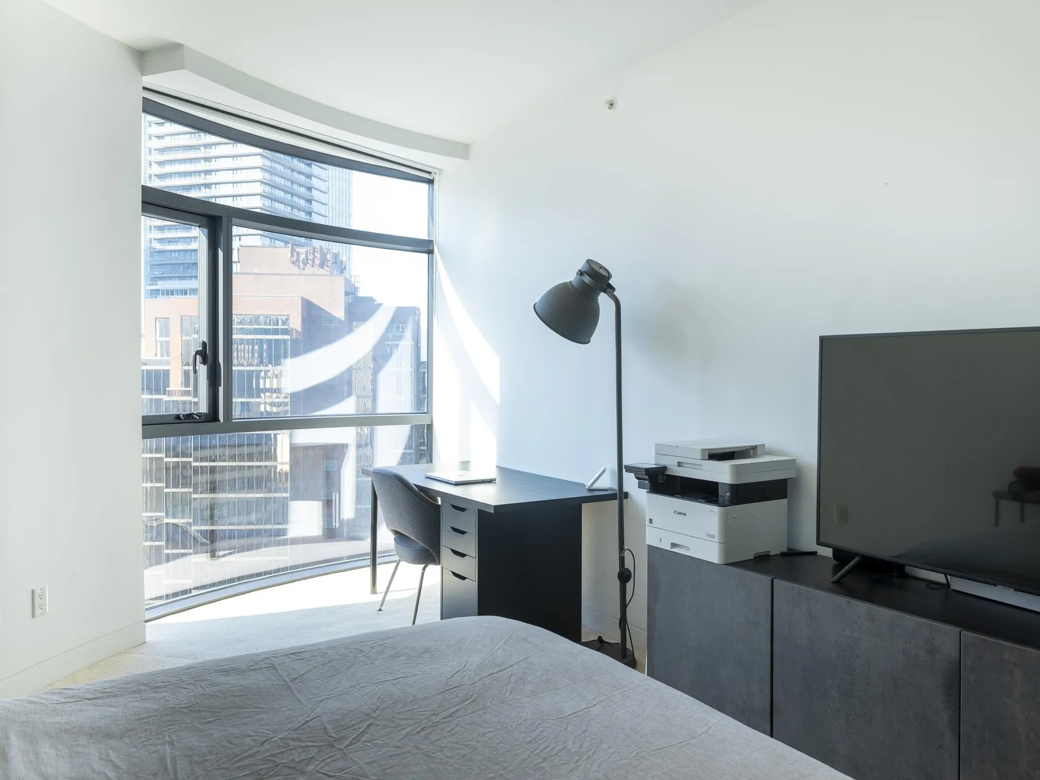 2106 838 W Hastings Street