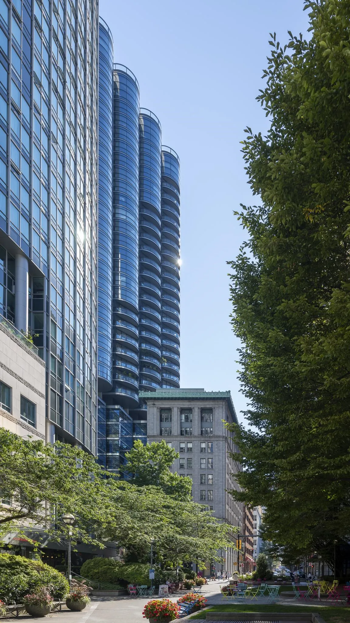 2106 838 W Hastings Street