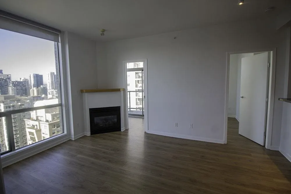 2606 928 Richards Street