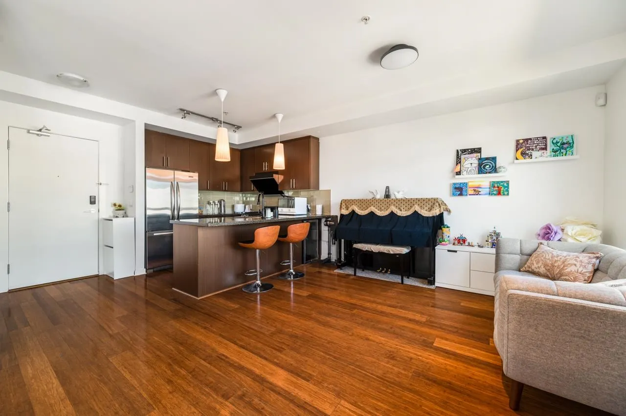 304 6077 London Road