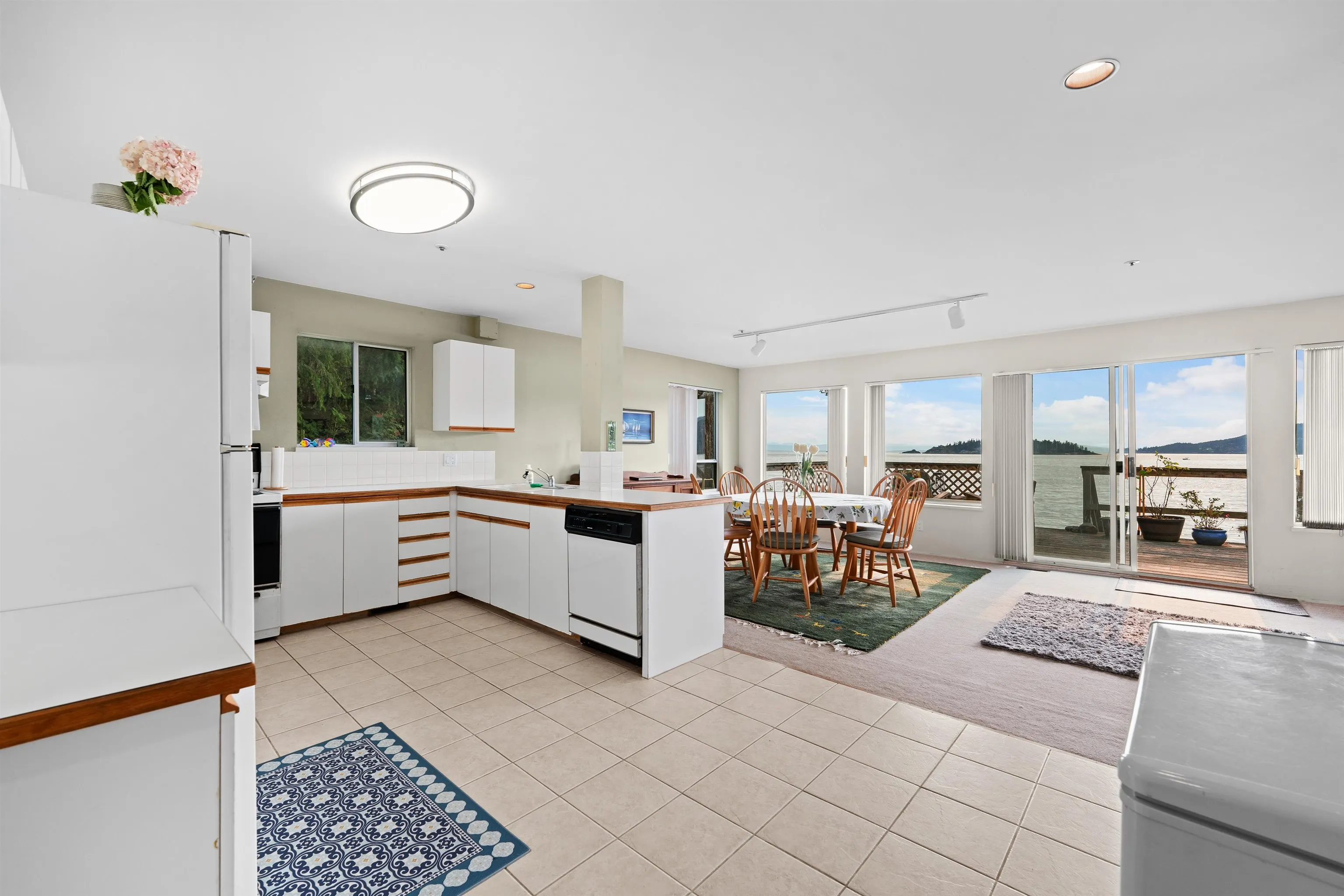 5834 Eagle Island