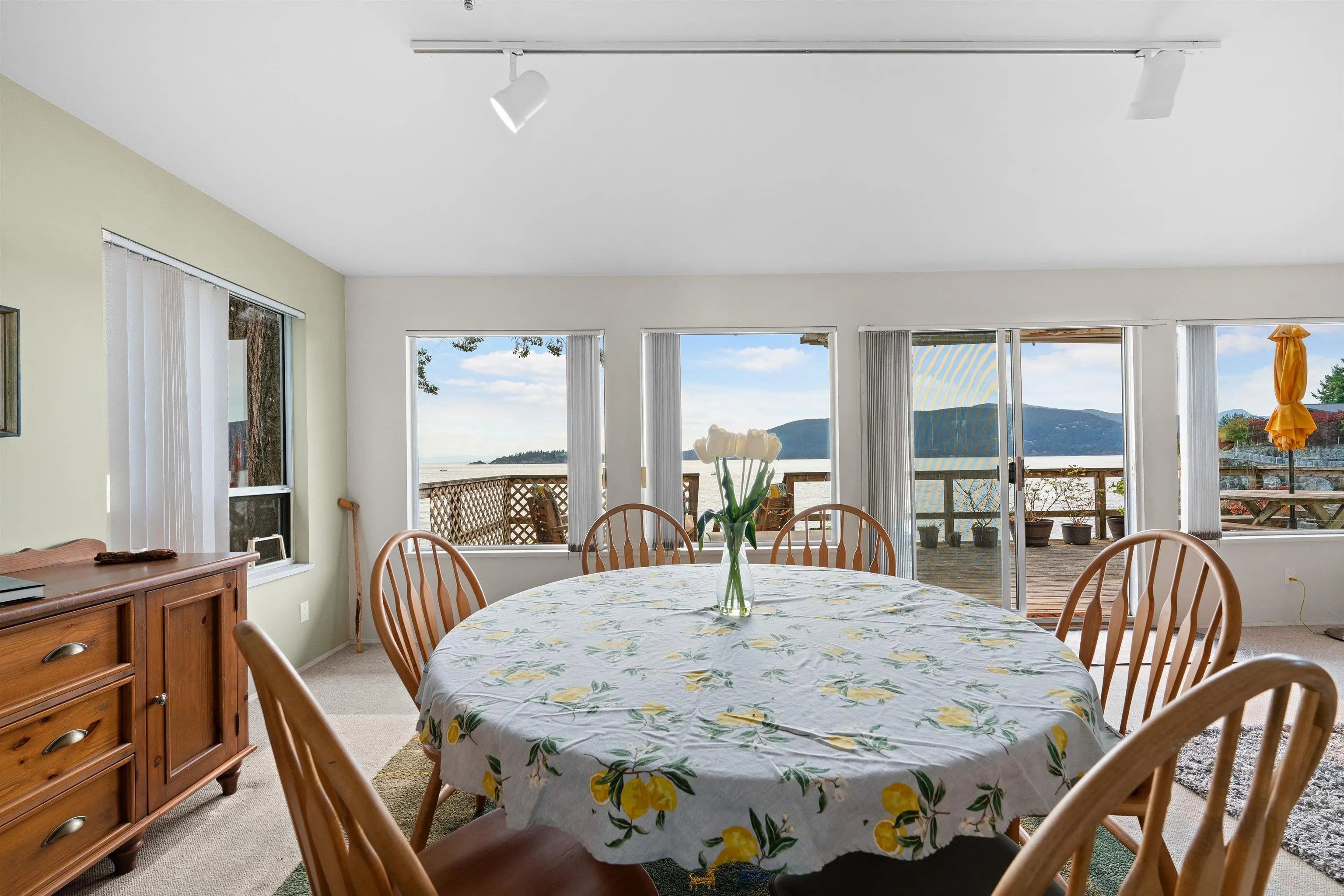 5834 Eagle Island