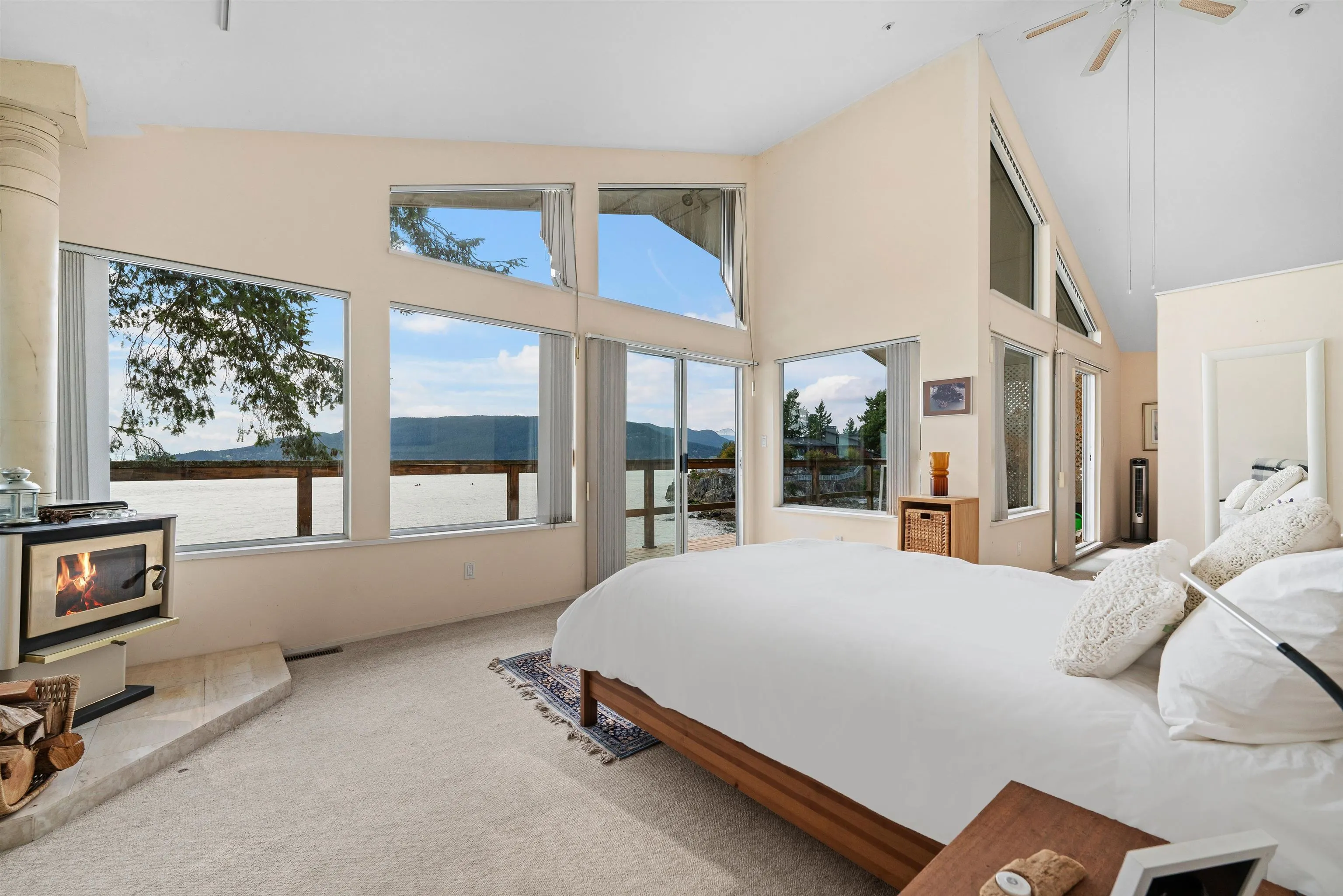 5834 Eagle Island