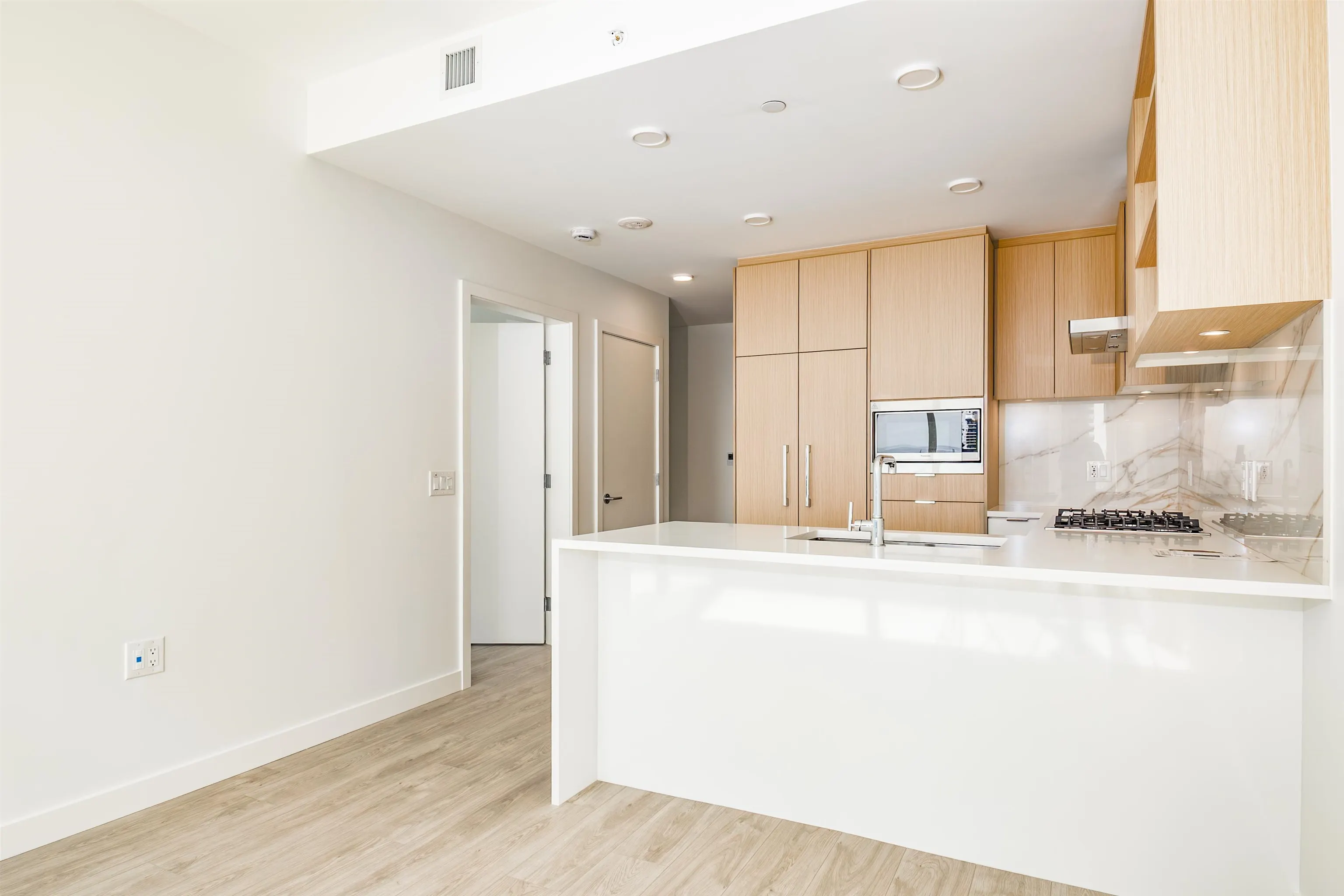 1304 4988 Bennett Street