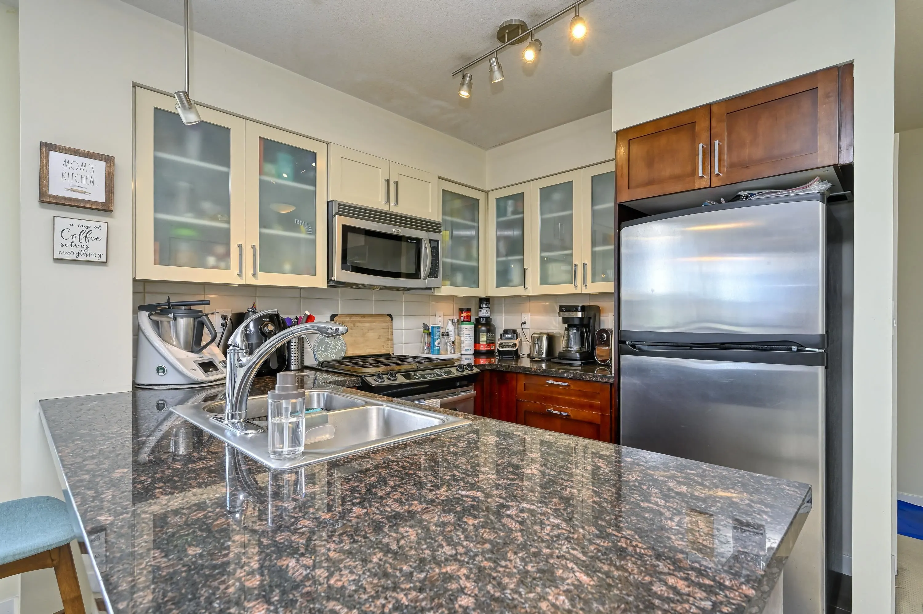 1307 1 Renaissance Square