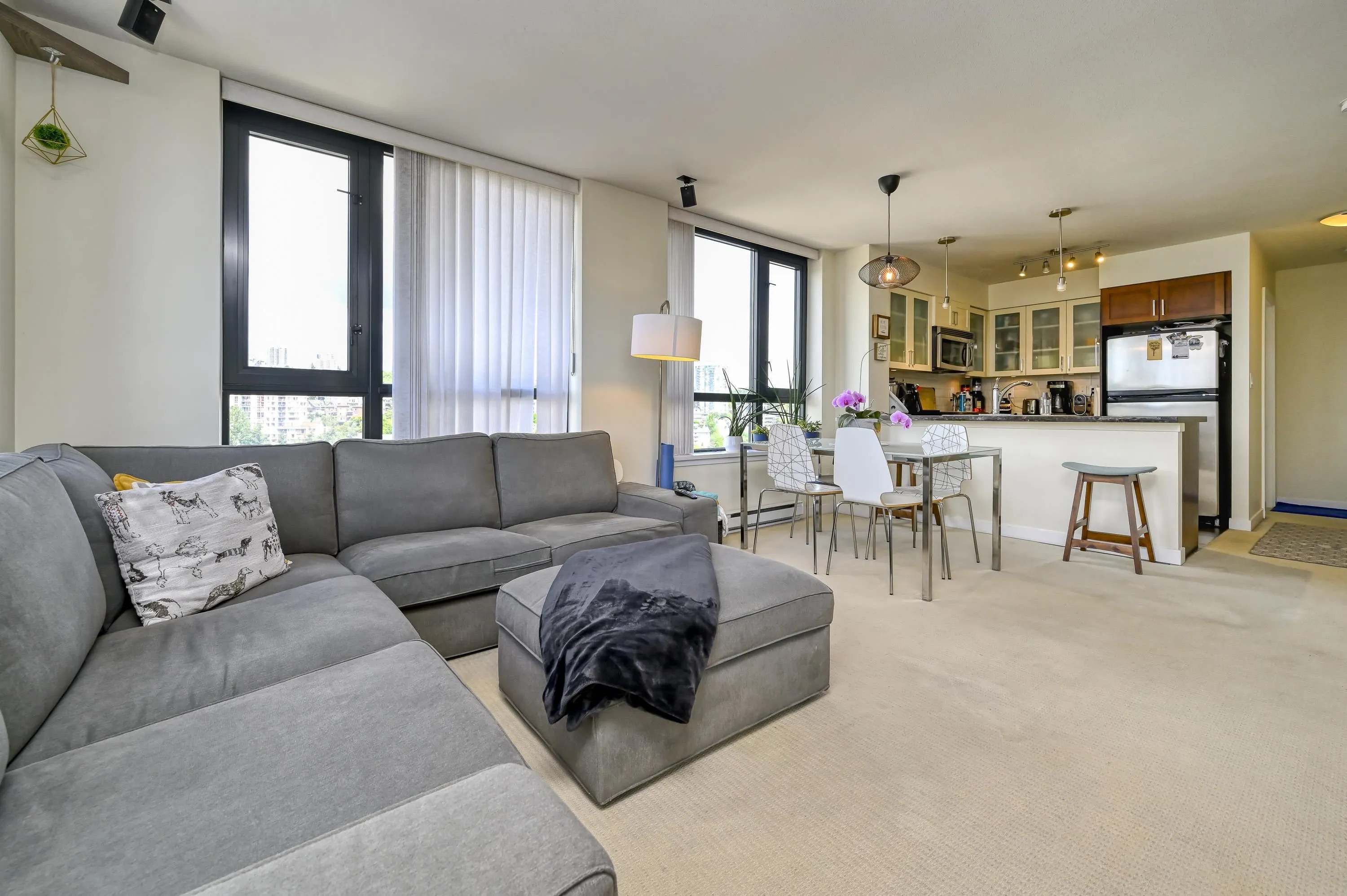 1307 1 Renaissance Square
