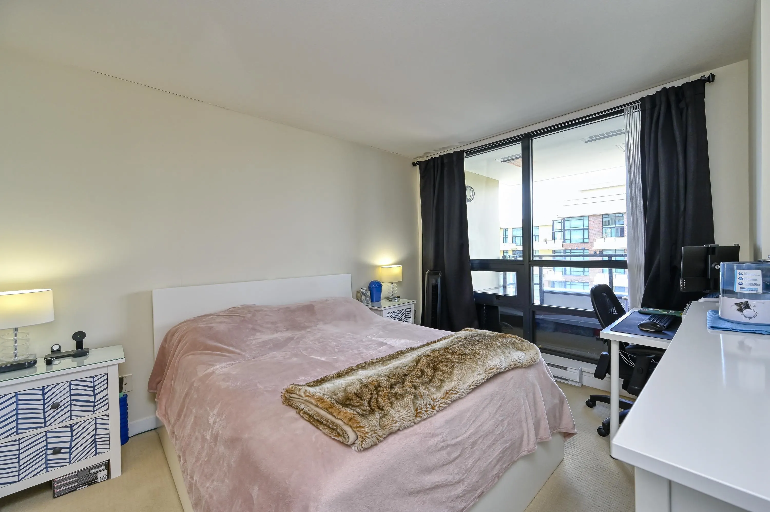 1307 1 Renaissance Square