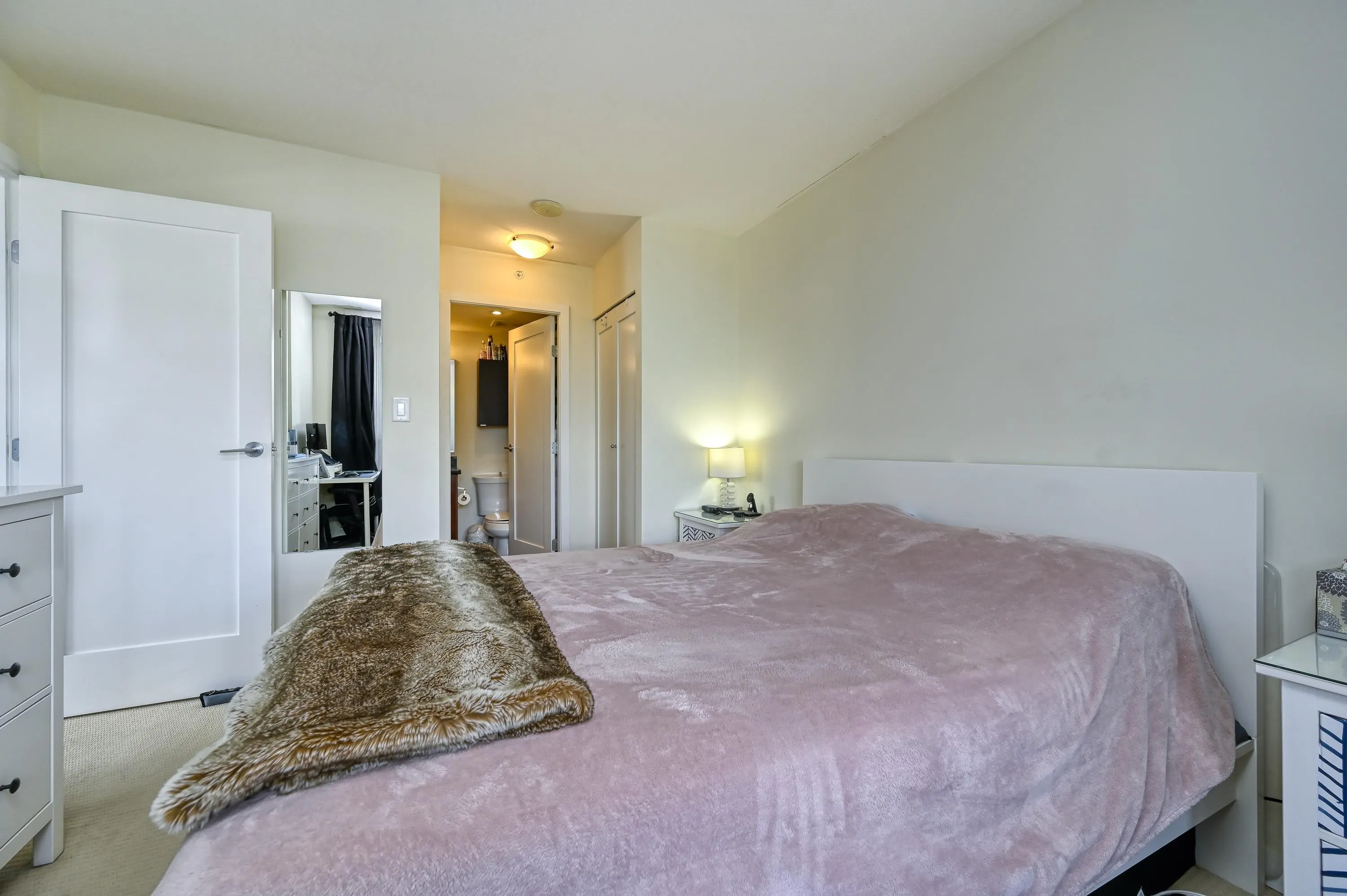 1307 1 Renaissance Square