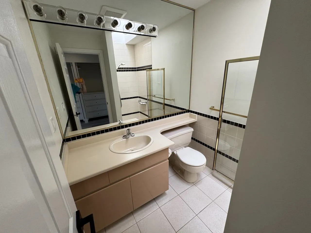 1207 Confederation Dr