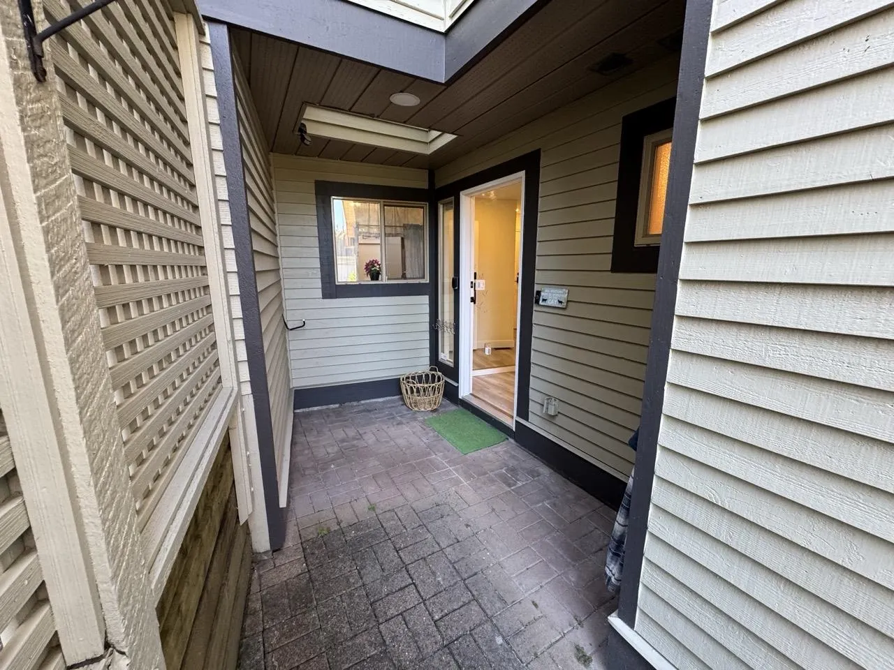 1207 Confederation Dr