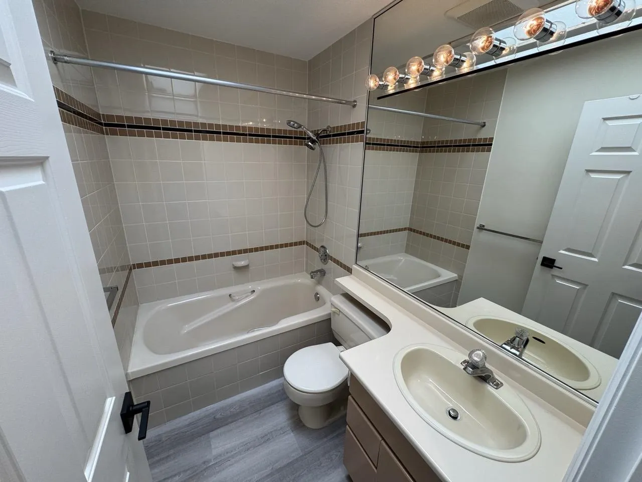 1207 Confederation Dr