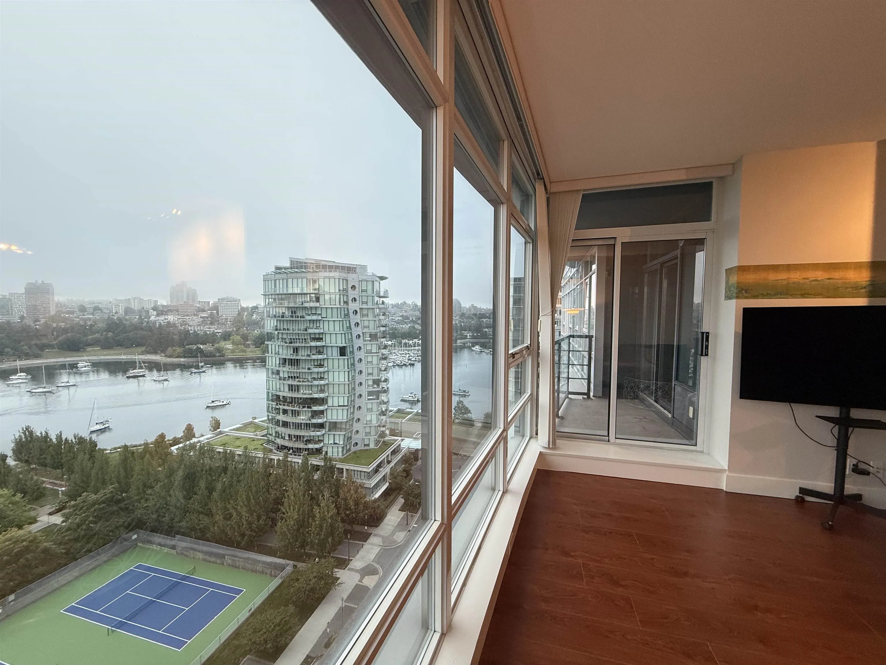 1803 1483 Homer Street