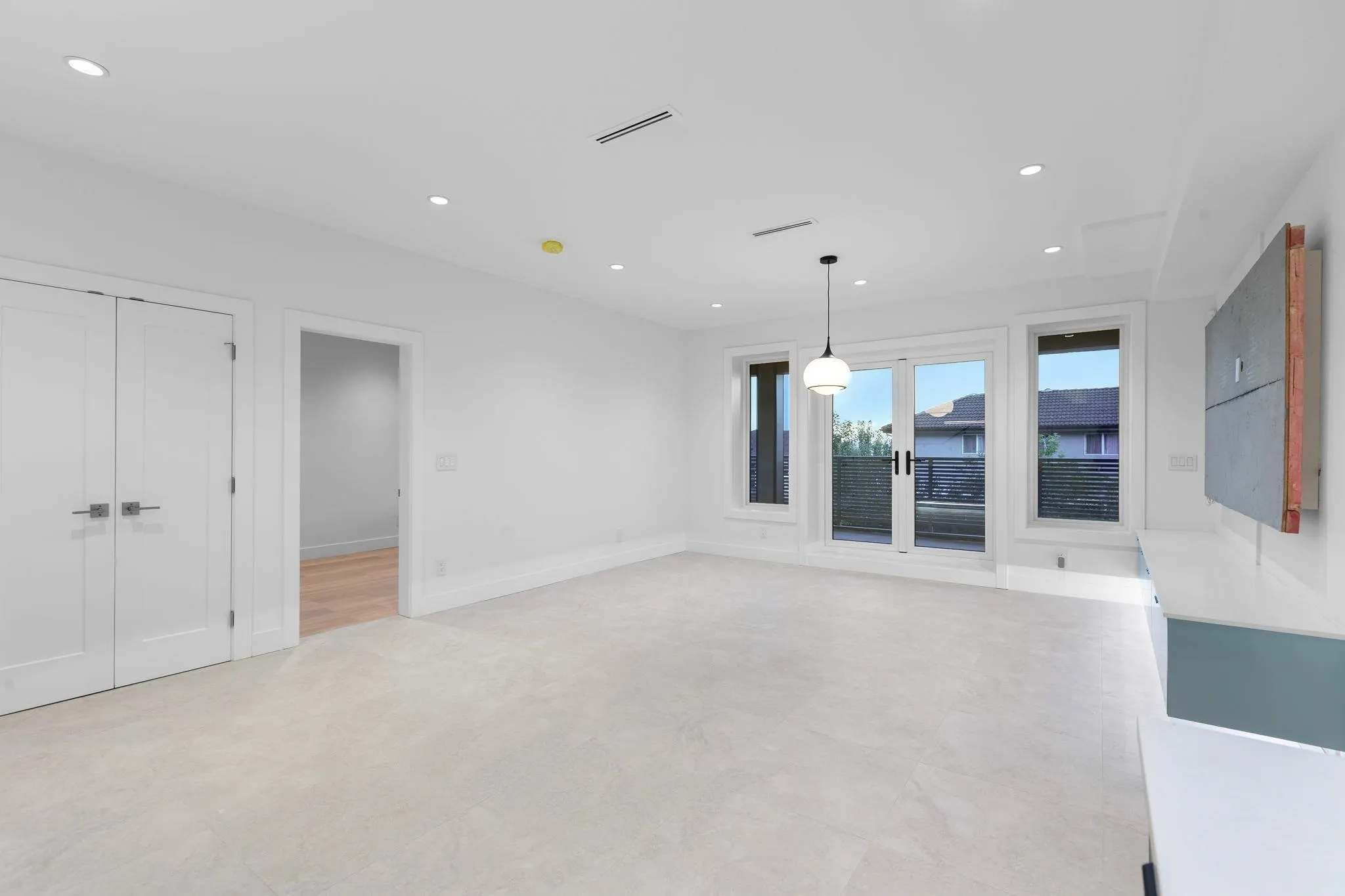 104 1204 Hammond Avenue