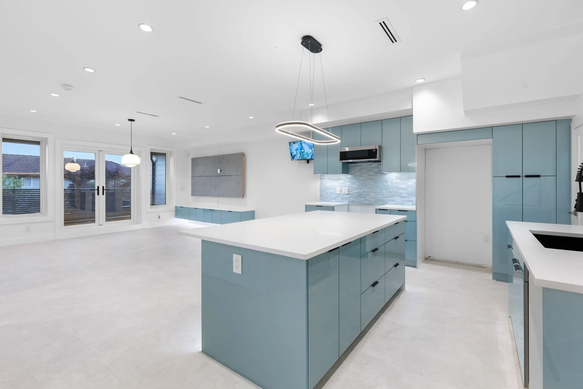 104 1204 Hammond Avenue