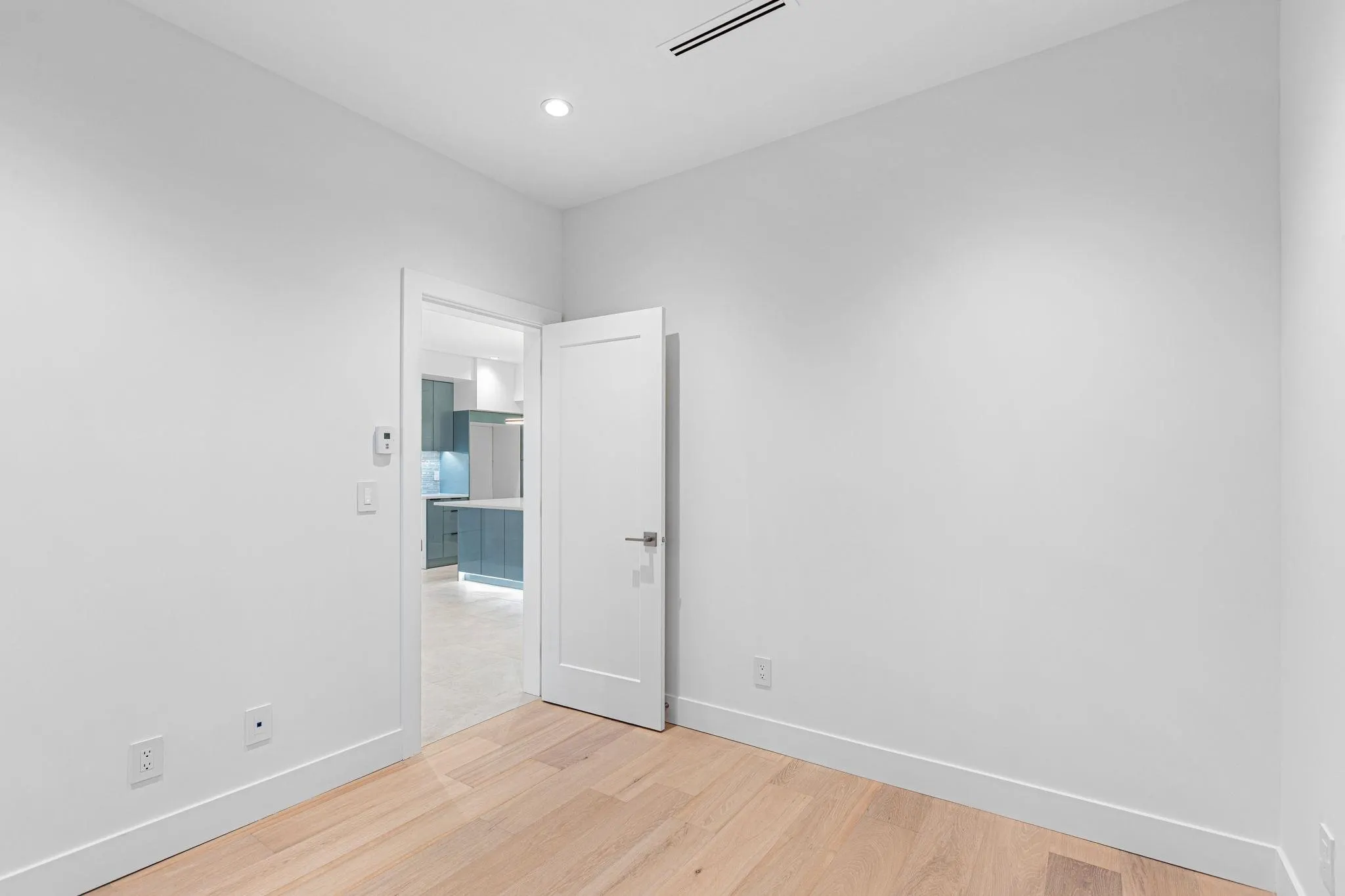 104 1204 Hammond Avenue