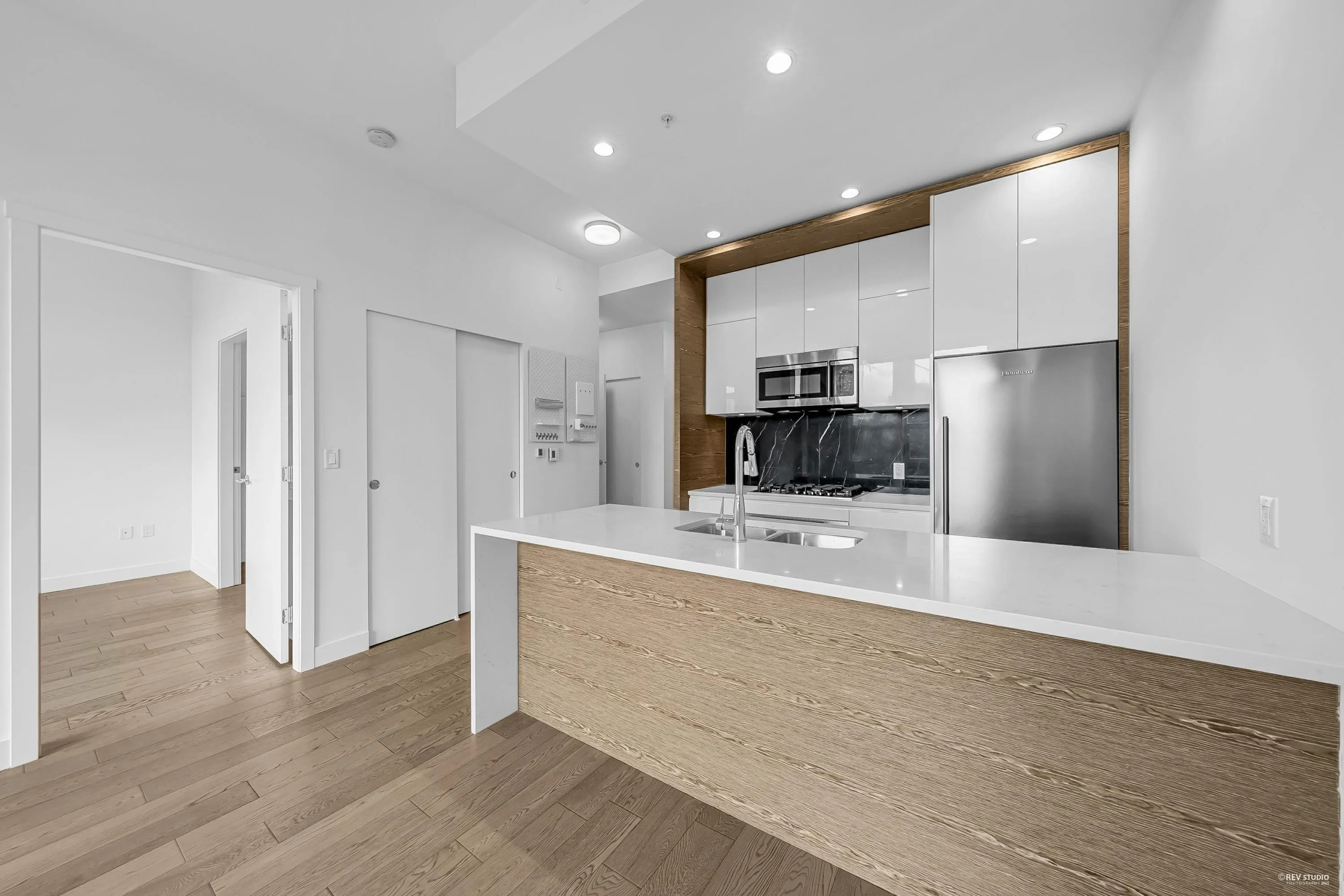 3xx 6733 Cambie Street