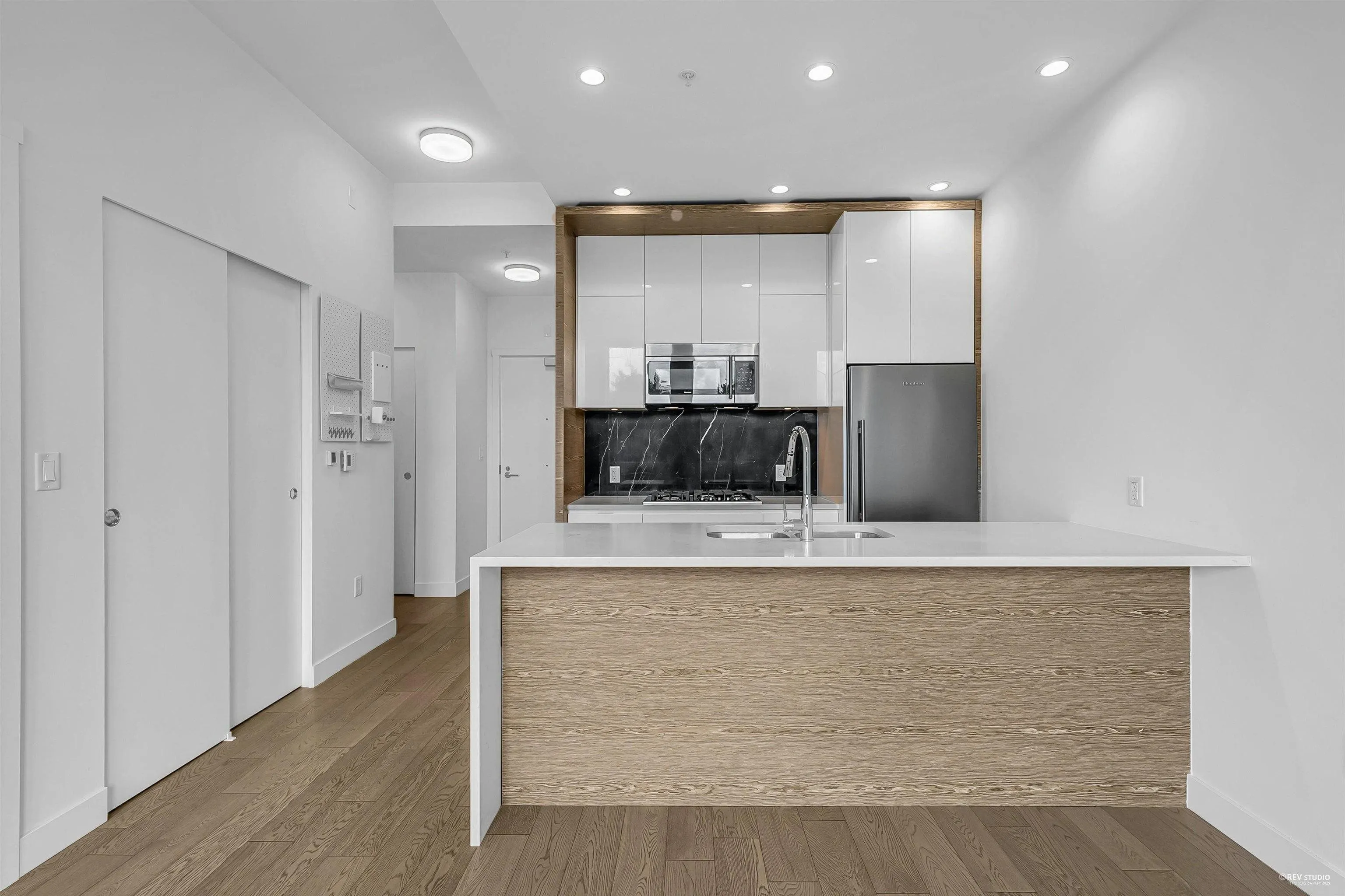 3xx 6733 Cambie Street