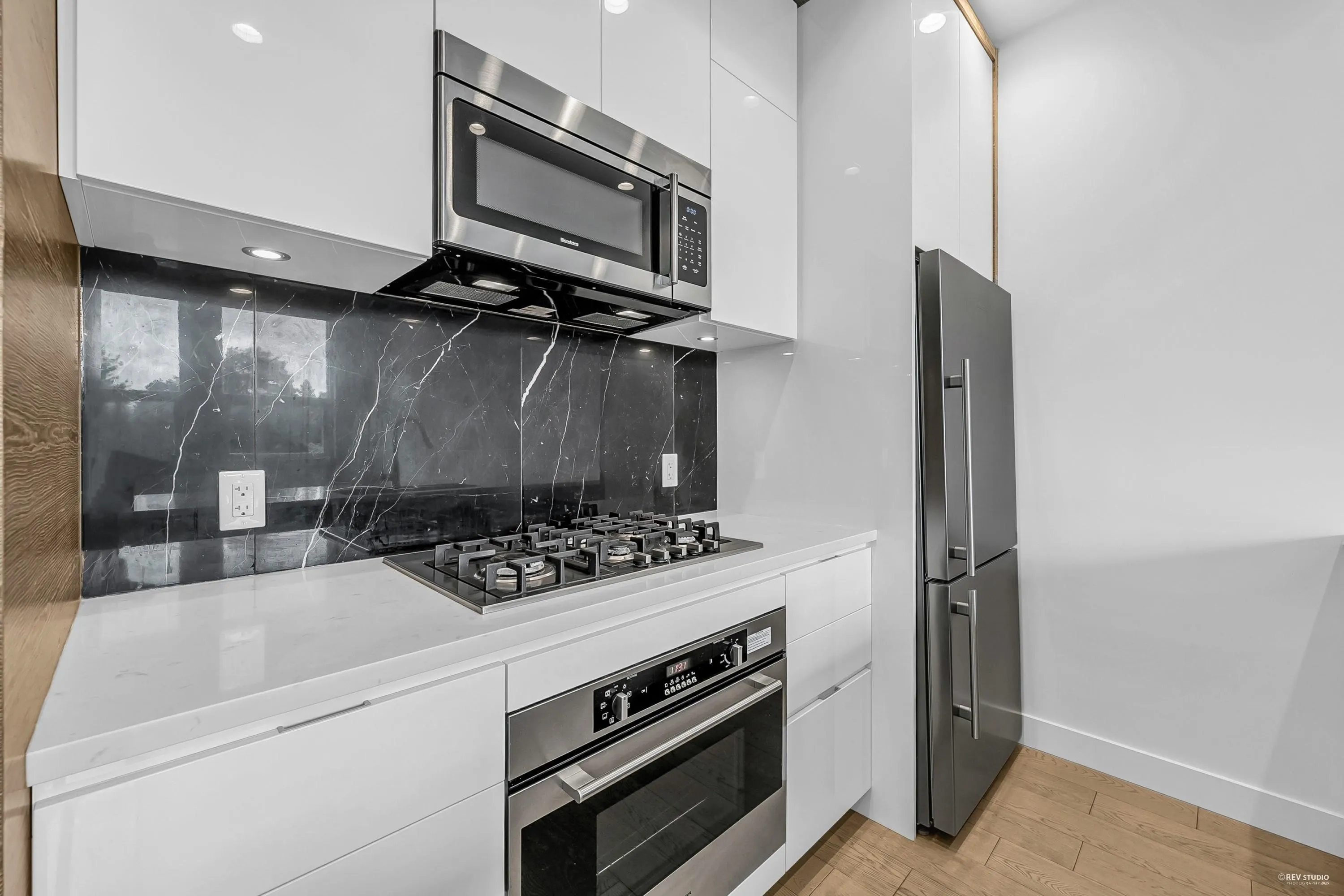 3xx 6733 Cambie Street