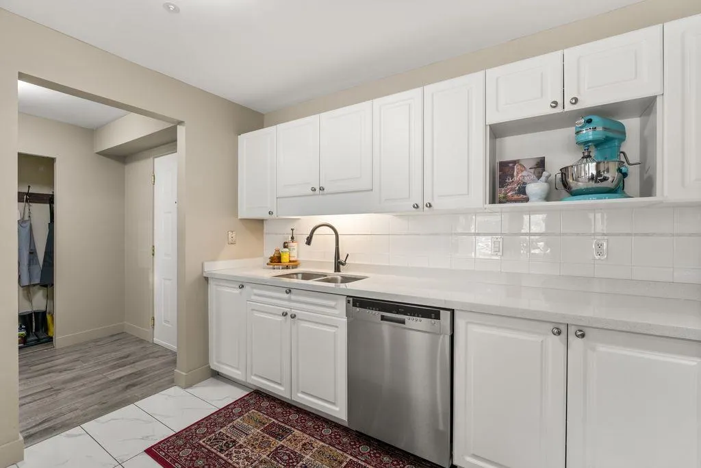 201 9688 148 Street